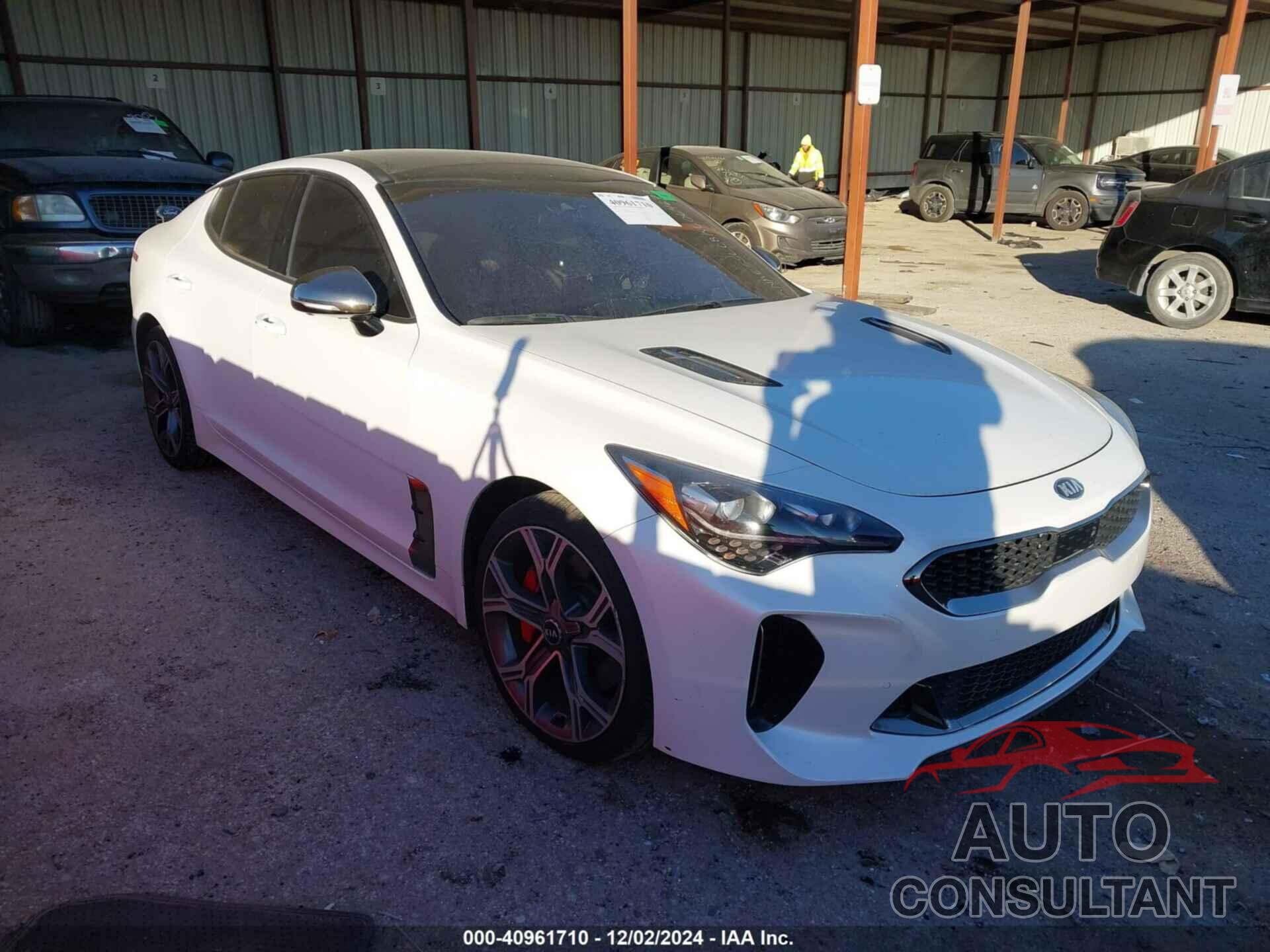 KIA STINGER 2019 - KNAE55LC8K6064679