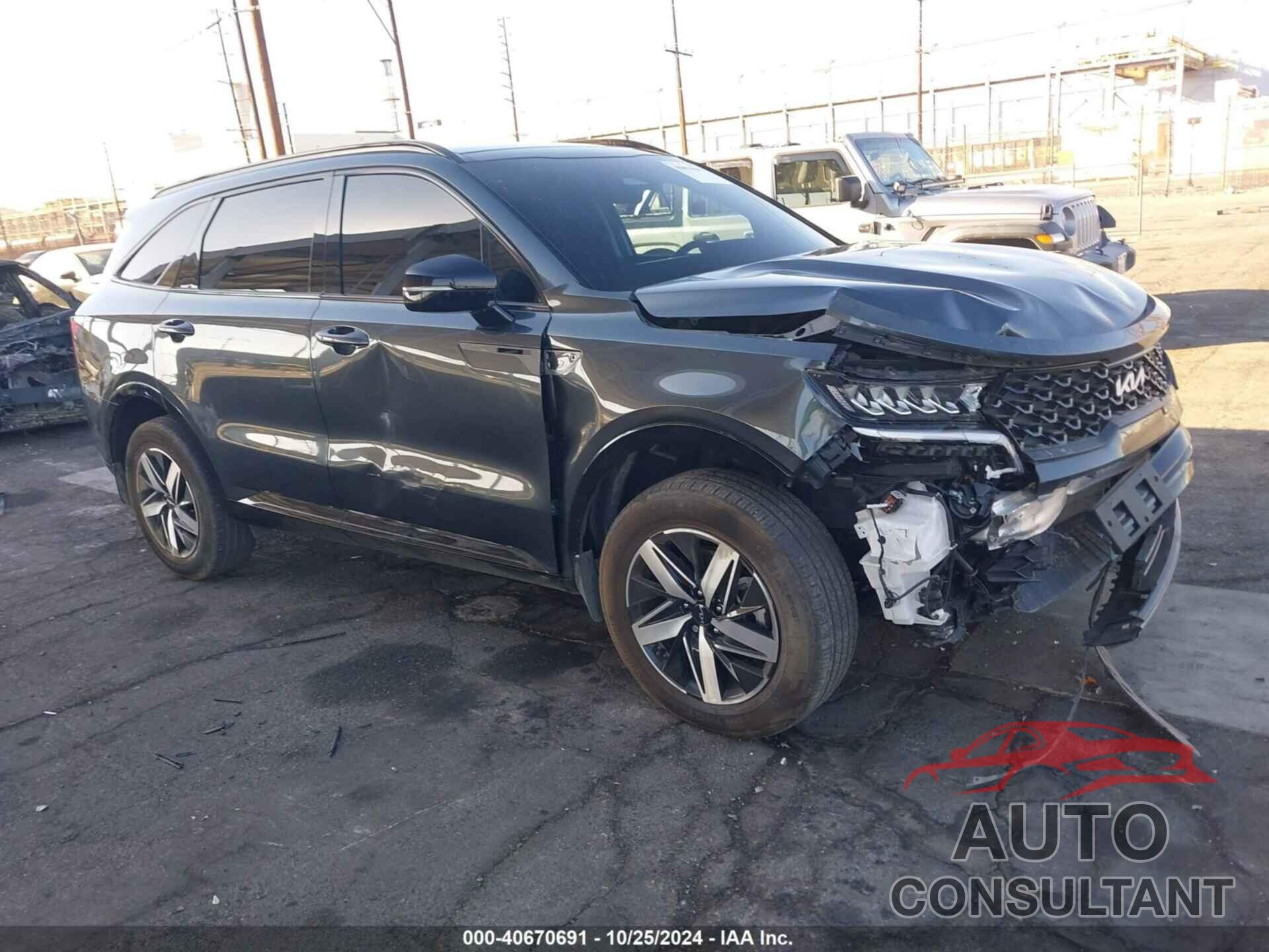 KIA SORENTO 2023 - 5XYRL4LC8PG245693