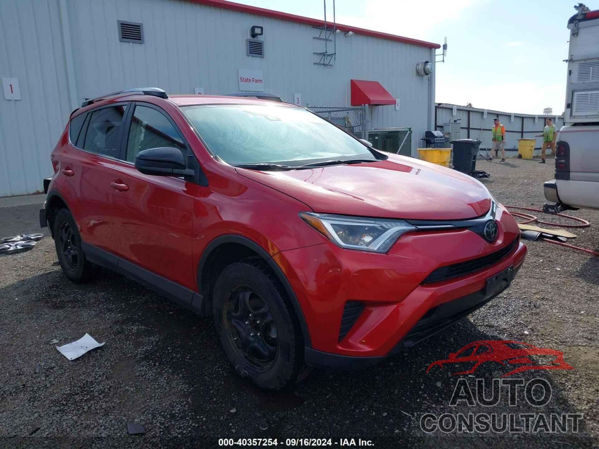 TOYOTA RAV4 2017 - JTMBFREV5HJ156363