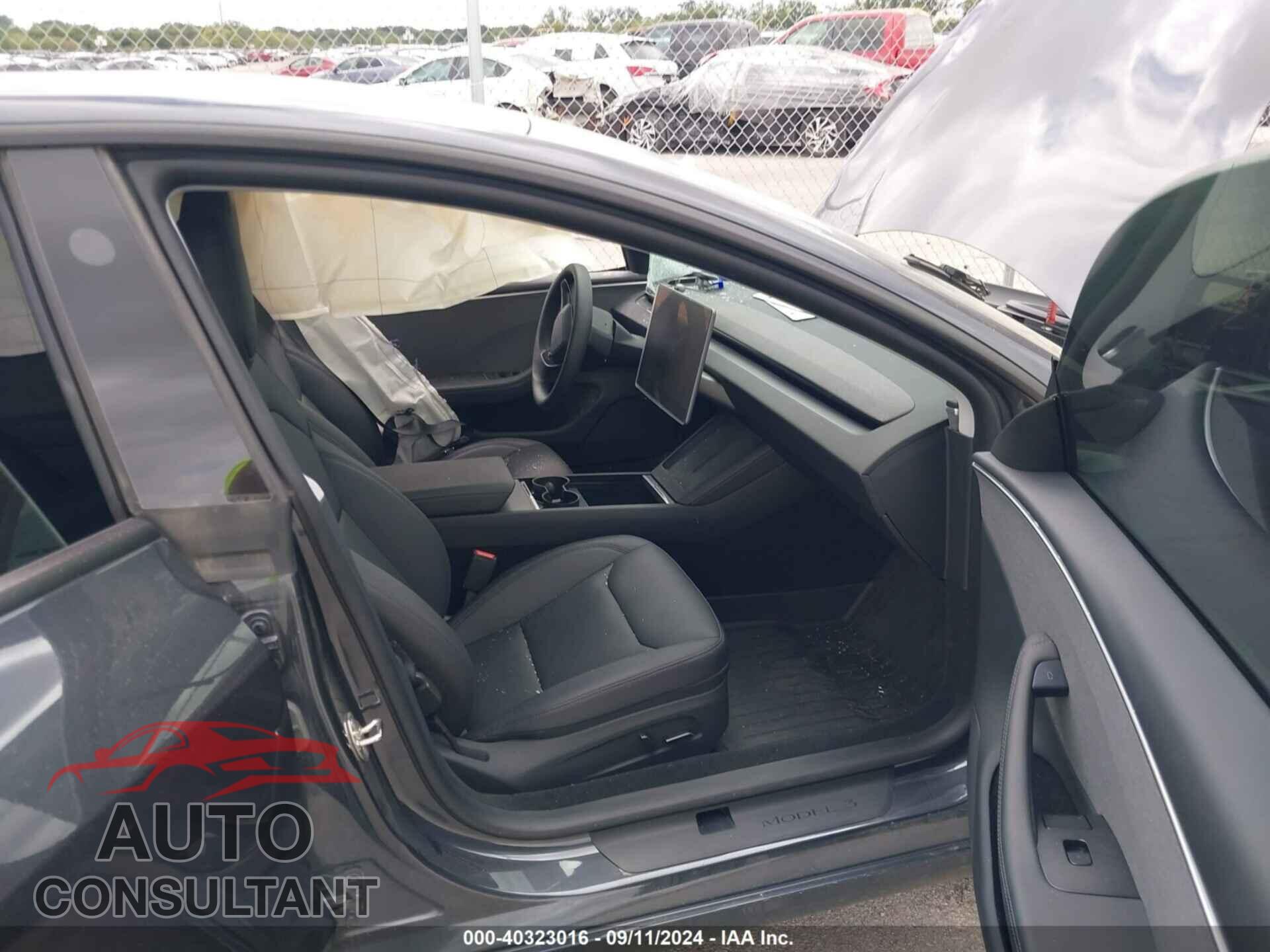 TESLA MODEL 3 2024 - 5YJ3E1EA8RF725236