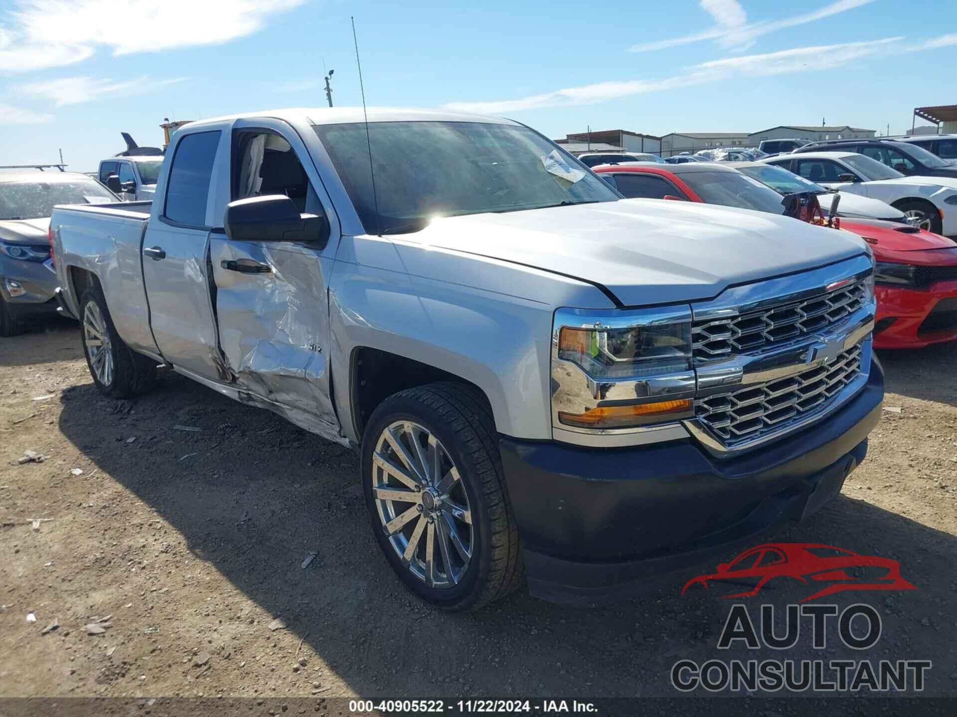 CHEVROLET SILVERADO 1500 2018 - 1GCRCNEC6JZ377752