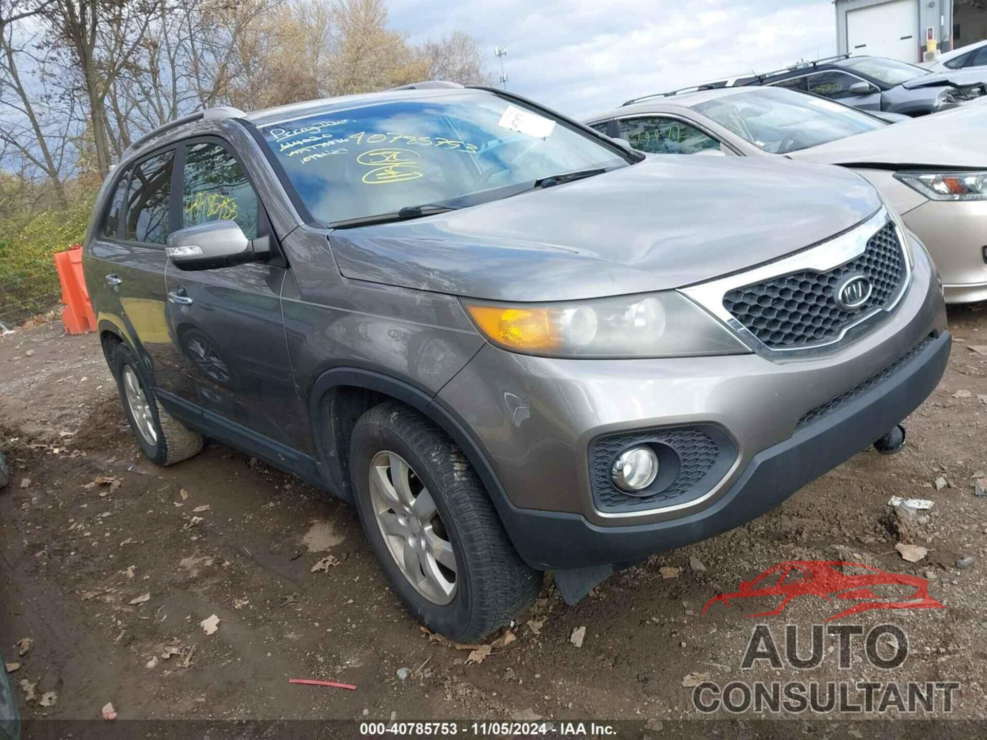 KIA SORENTO 2011 - 5XYKT3A14BG170836