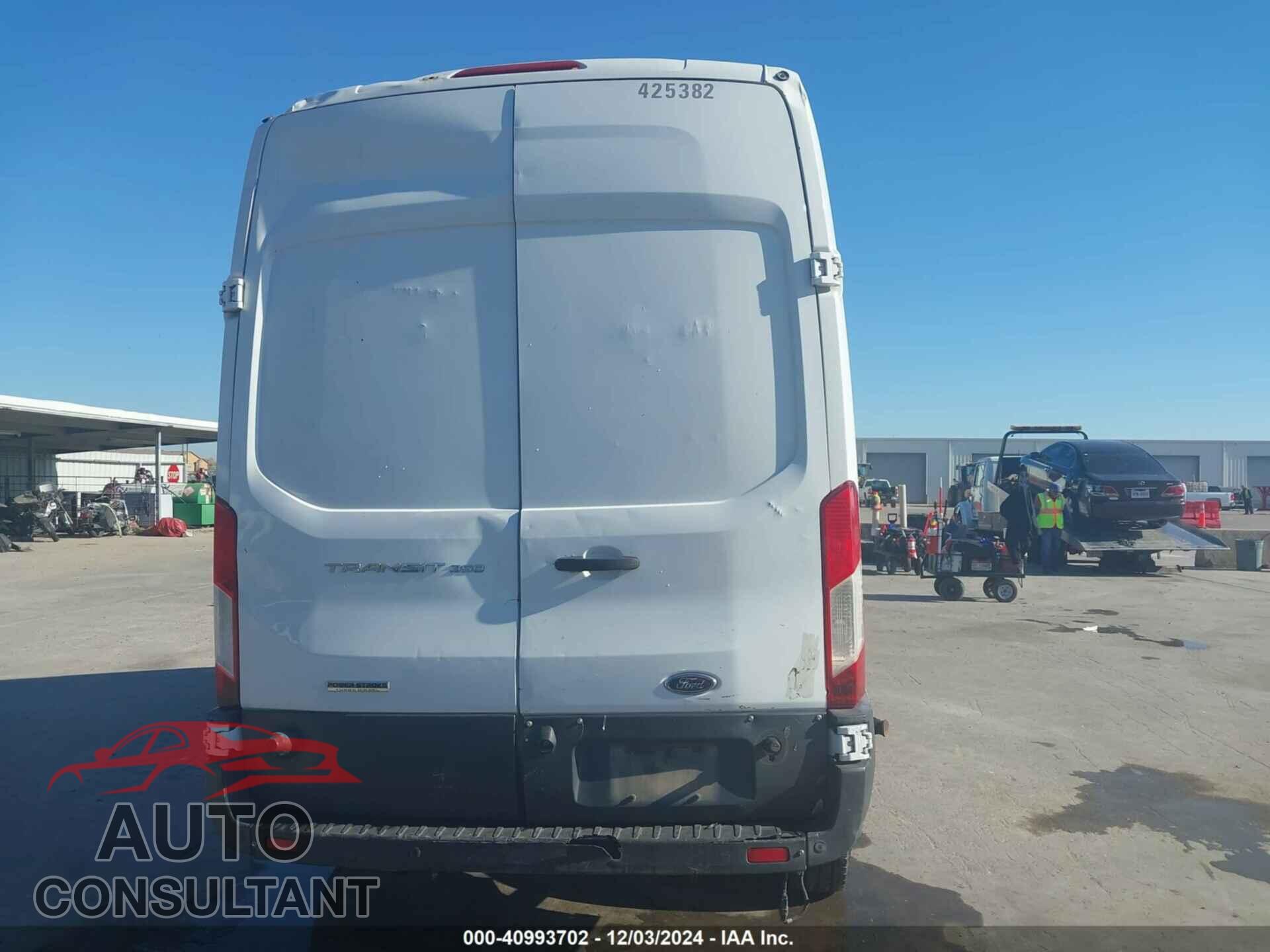 FORD TRANSIT-350 2017 - 1FTBW2XVXHKA30417