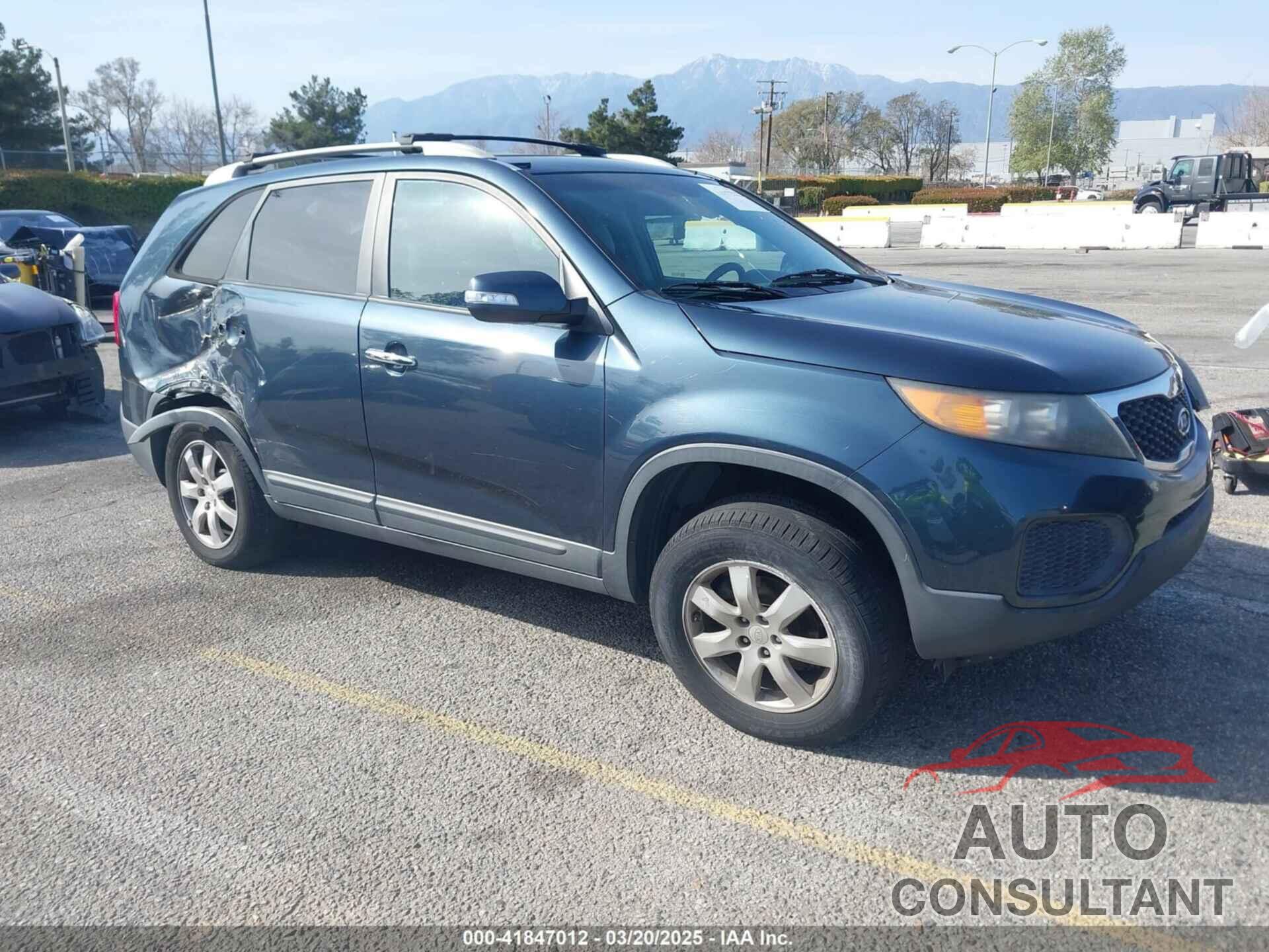 KIA SORENTO 2011 - 5XYKT4A29BG135451