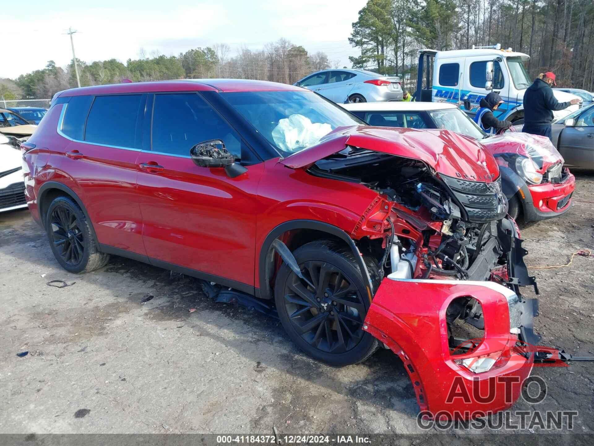 MITSUBISHI OUTLANDER 2023 - JA4J3UA85PZ032059