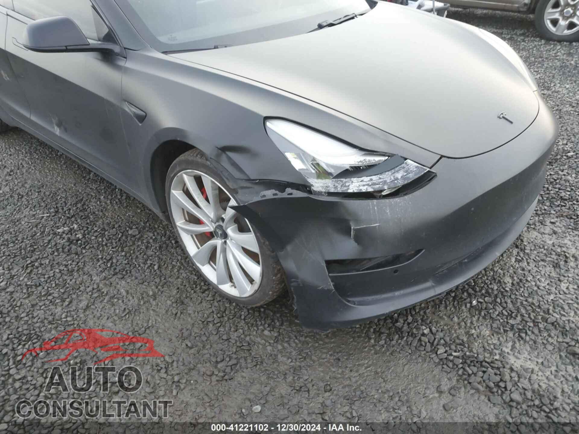 TESLA MODEL 3 2018 - 5YJ3E1EB2JF082492