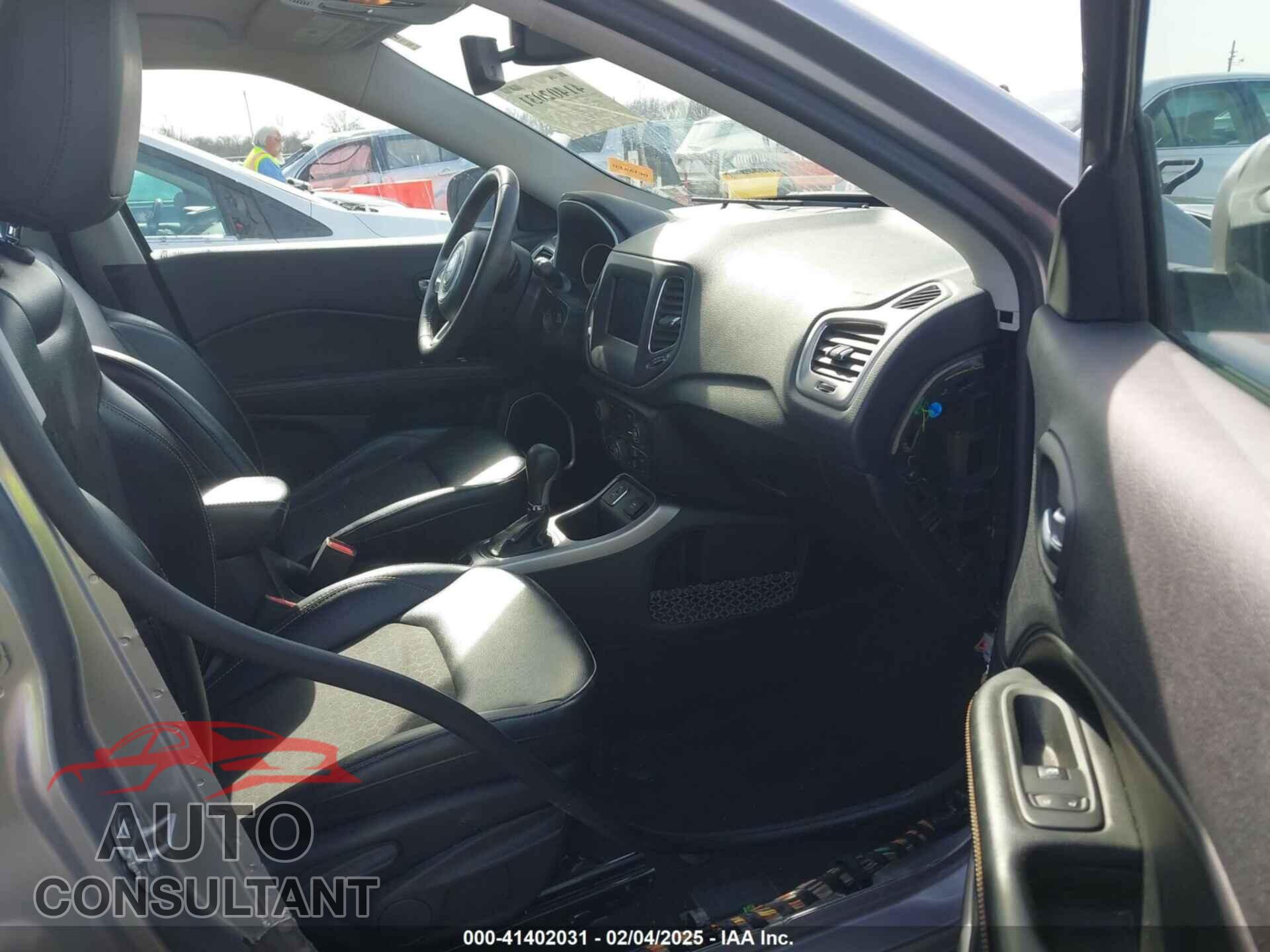 JEEP COMPASS 2018 - 3C4NJCBB8JT503234