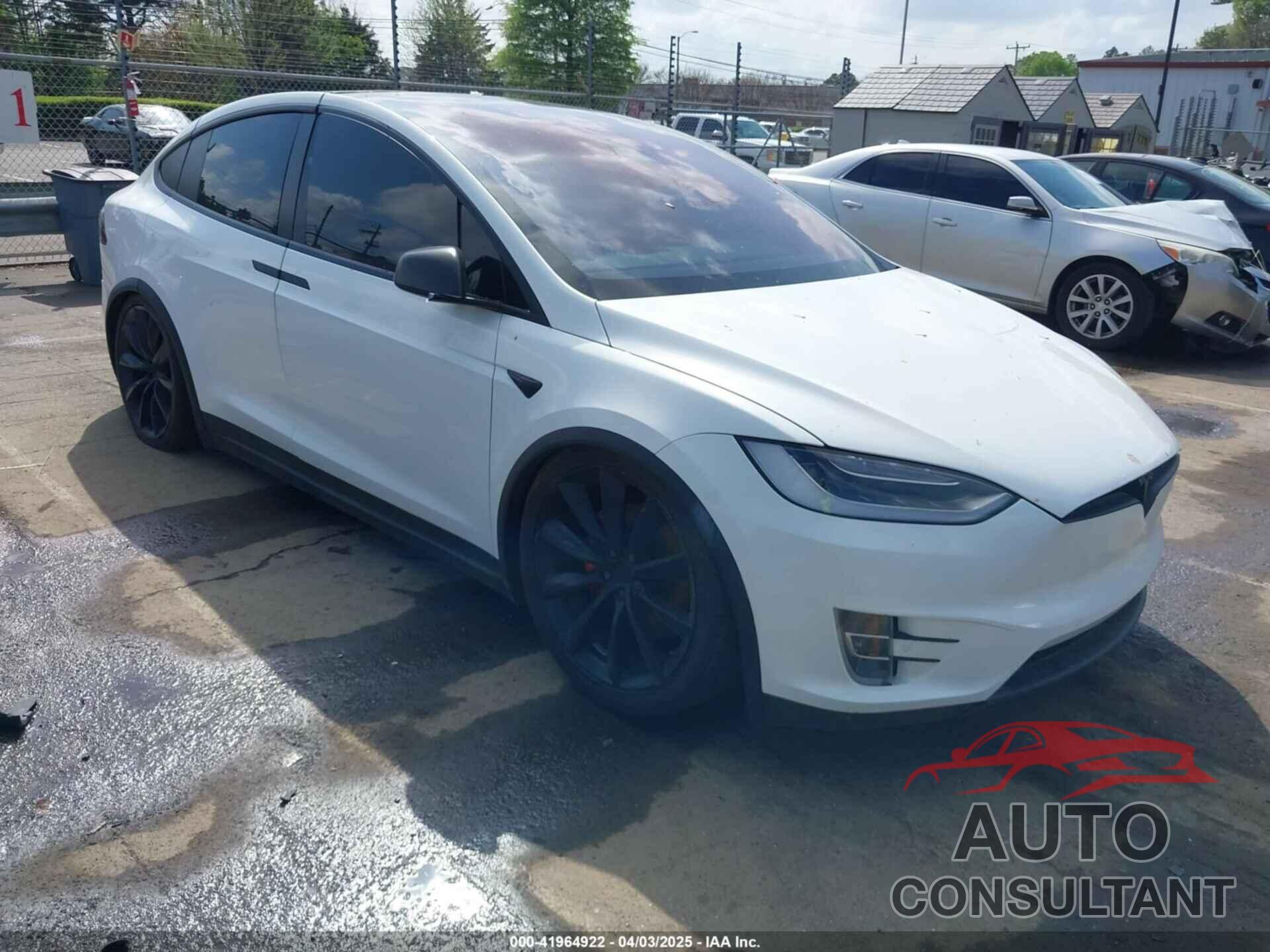 TESLA MODEL X 2018 - 5YJXCBE44JF096263