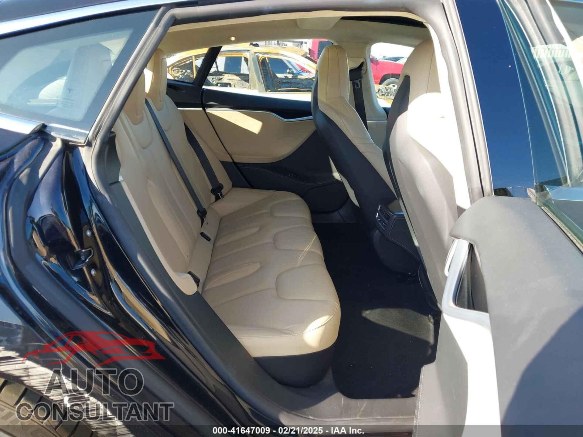 TESLA MODEL S 2015 - 5YJSA1E26FF109238