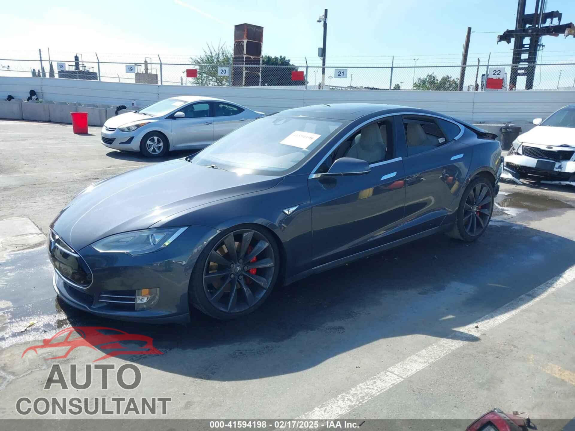 TESLA MODEL S 2015 - 5YJSA1E41FF110217