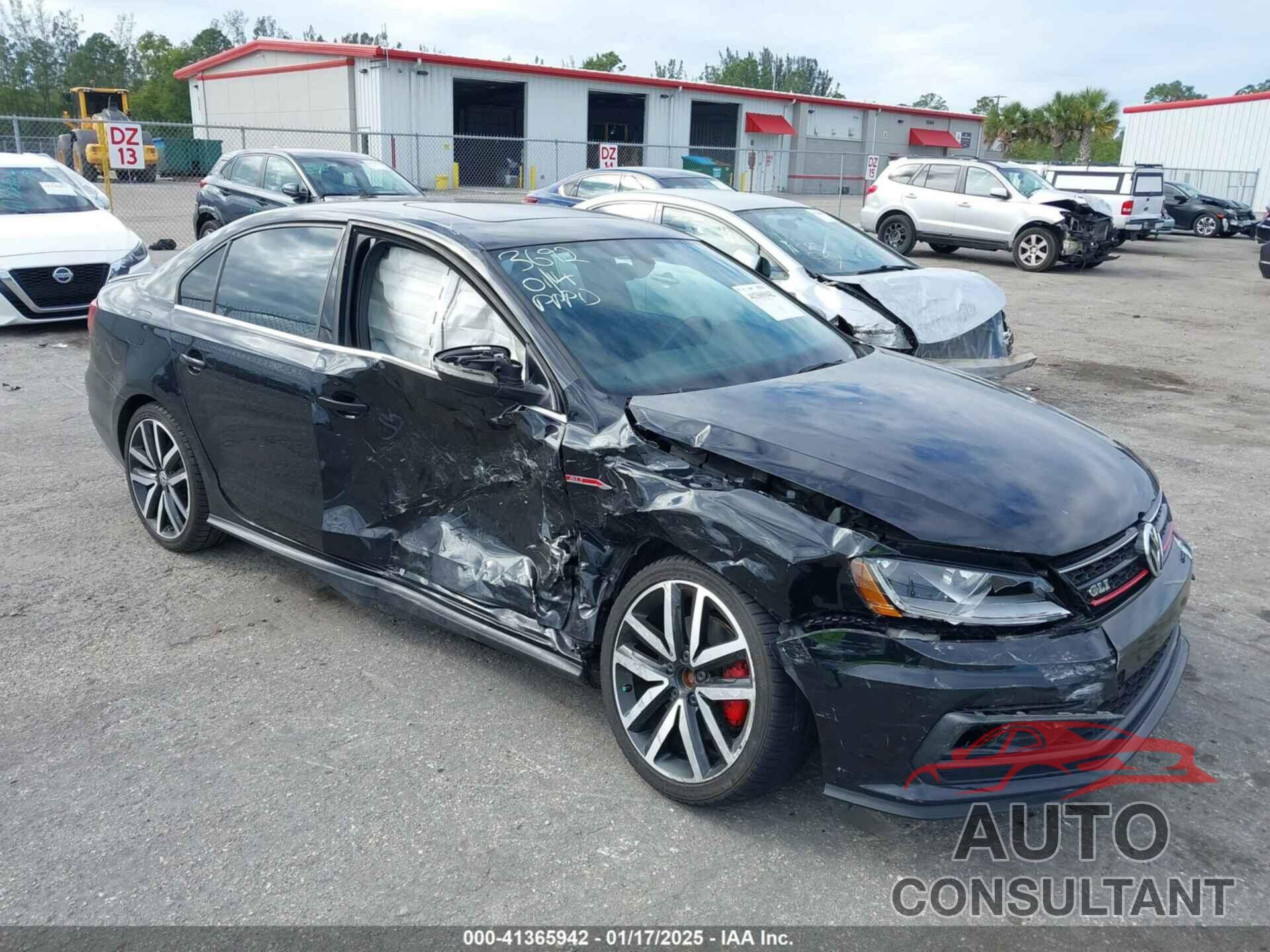 VOLKSWAGEN JETTA 2018 - 3VW4T7AJXJM203692