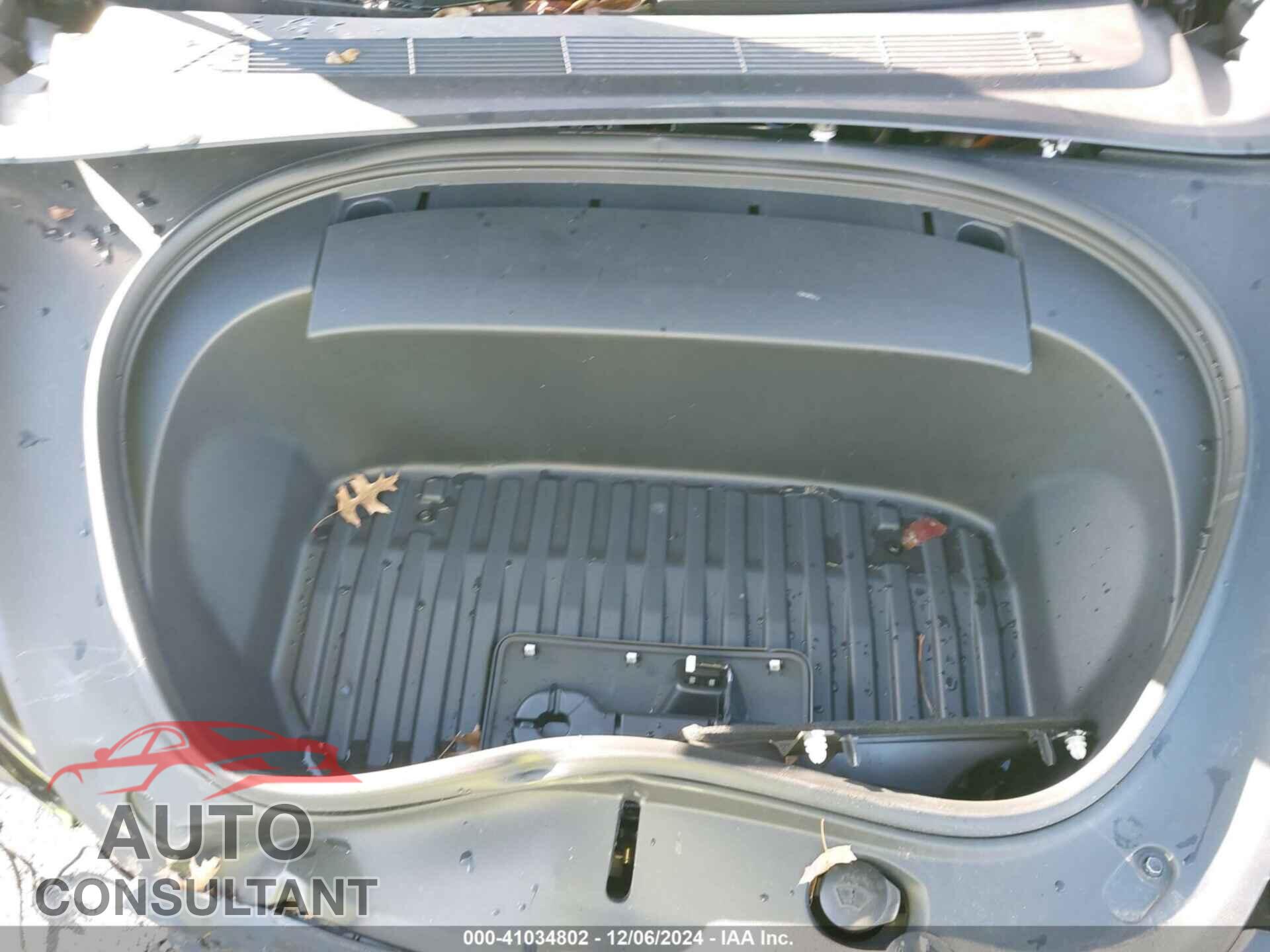 TESLA MODEL 3 2024 - 5YJ3E1EAXRF729675