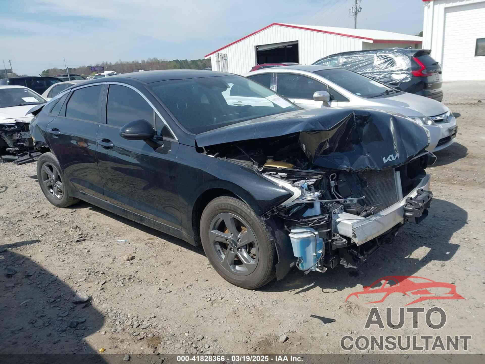 KIA K5 2022 - 5XXG14J26NG123276