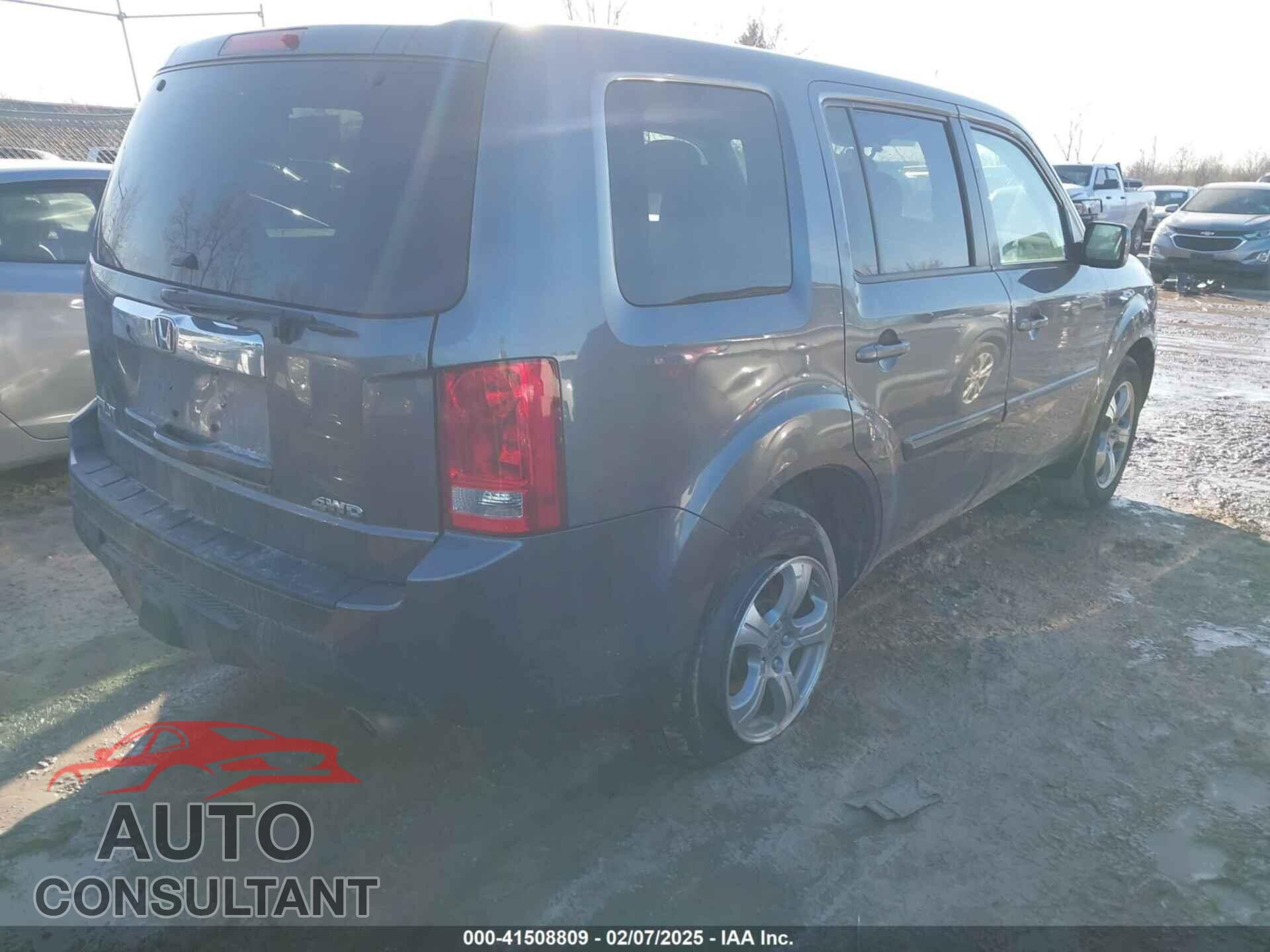 HONDA PILOT 2015 - 5FNYF4H51FB006294