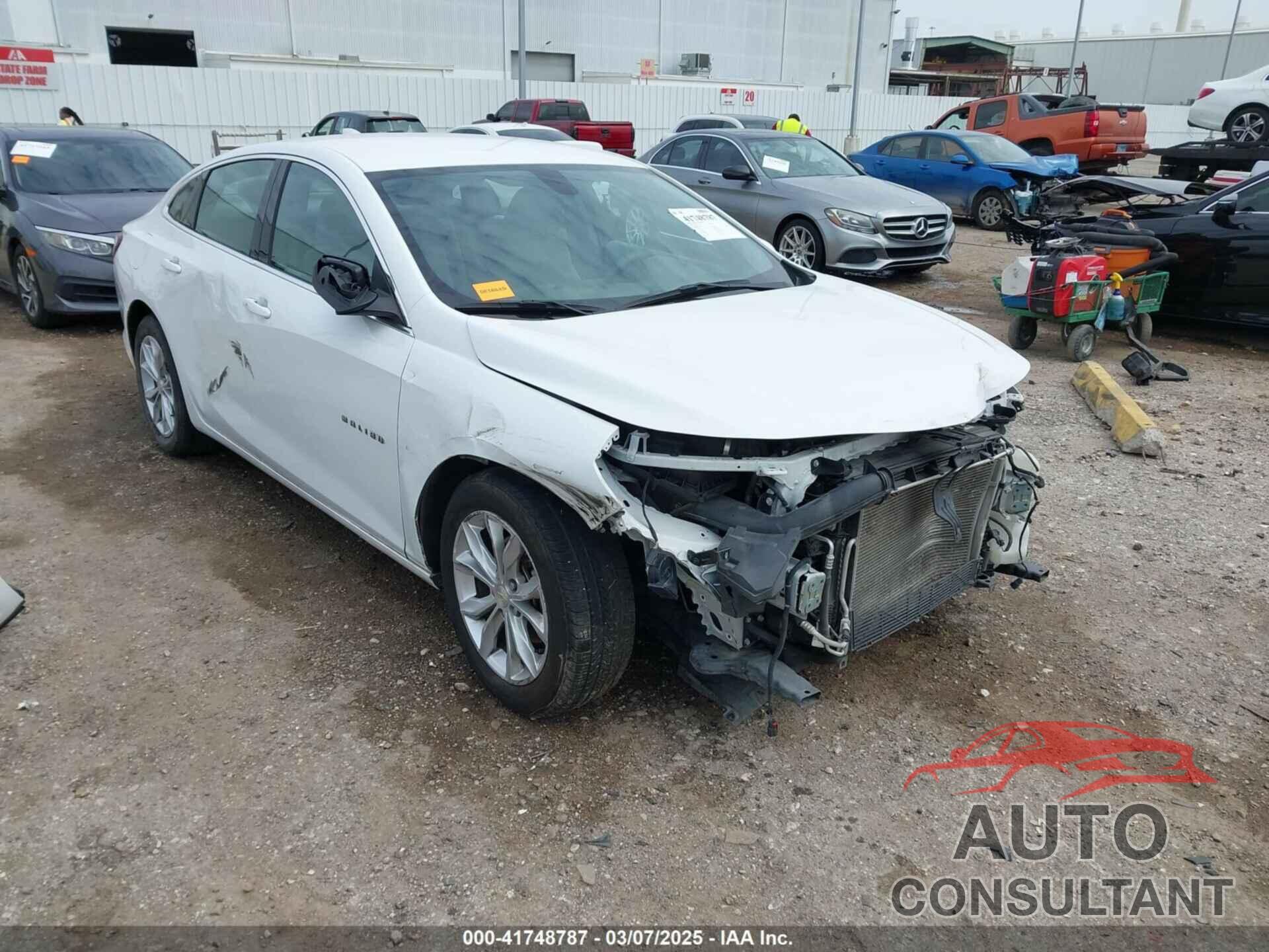 CHEVROLET MALIBU 2022 - 1G1ZD5ST5NF140431