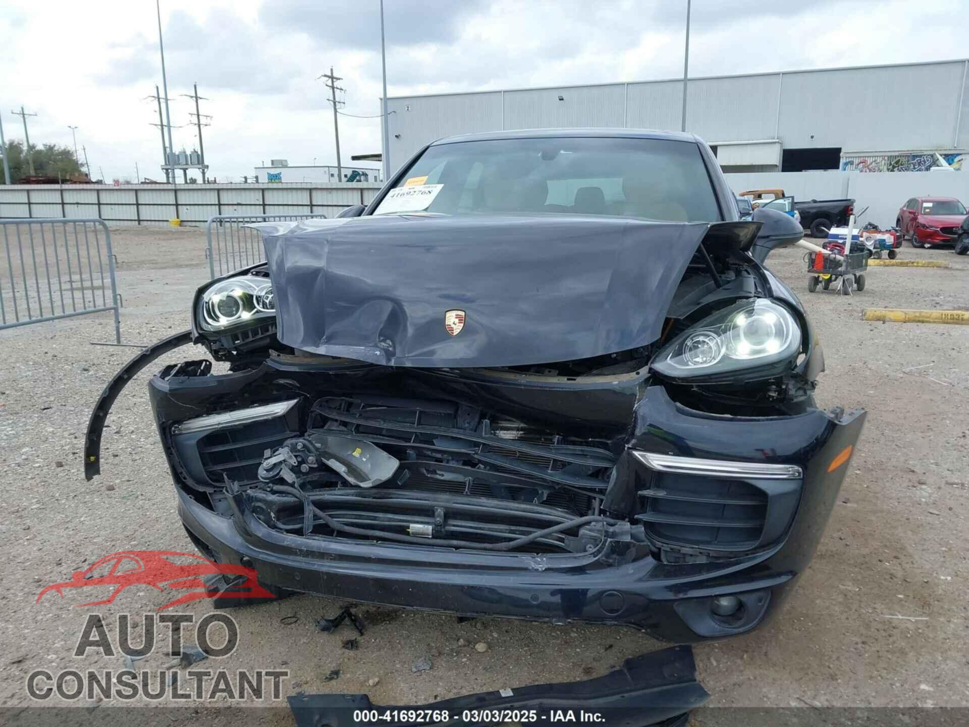 PORSCHE CAYENNE 2017 - WP1AA2A2XHKA90706