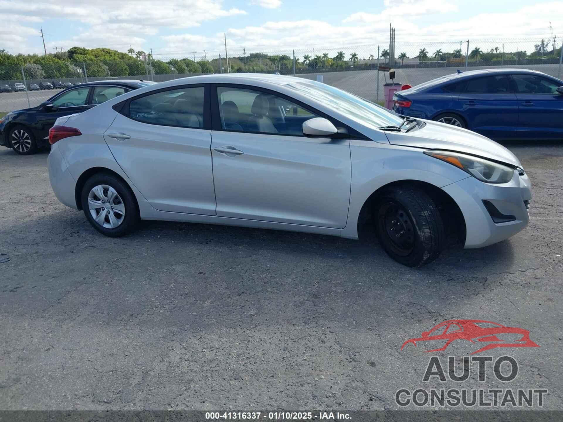 HYUNDAI ELANTRA 2016 - 5NPDH4AE3GH767415