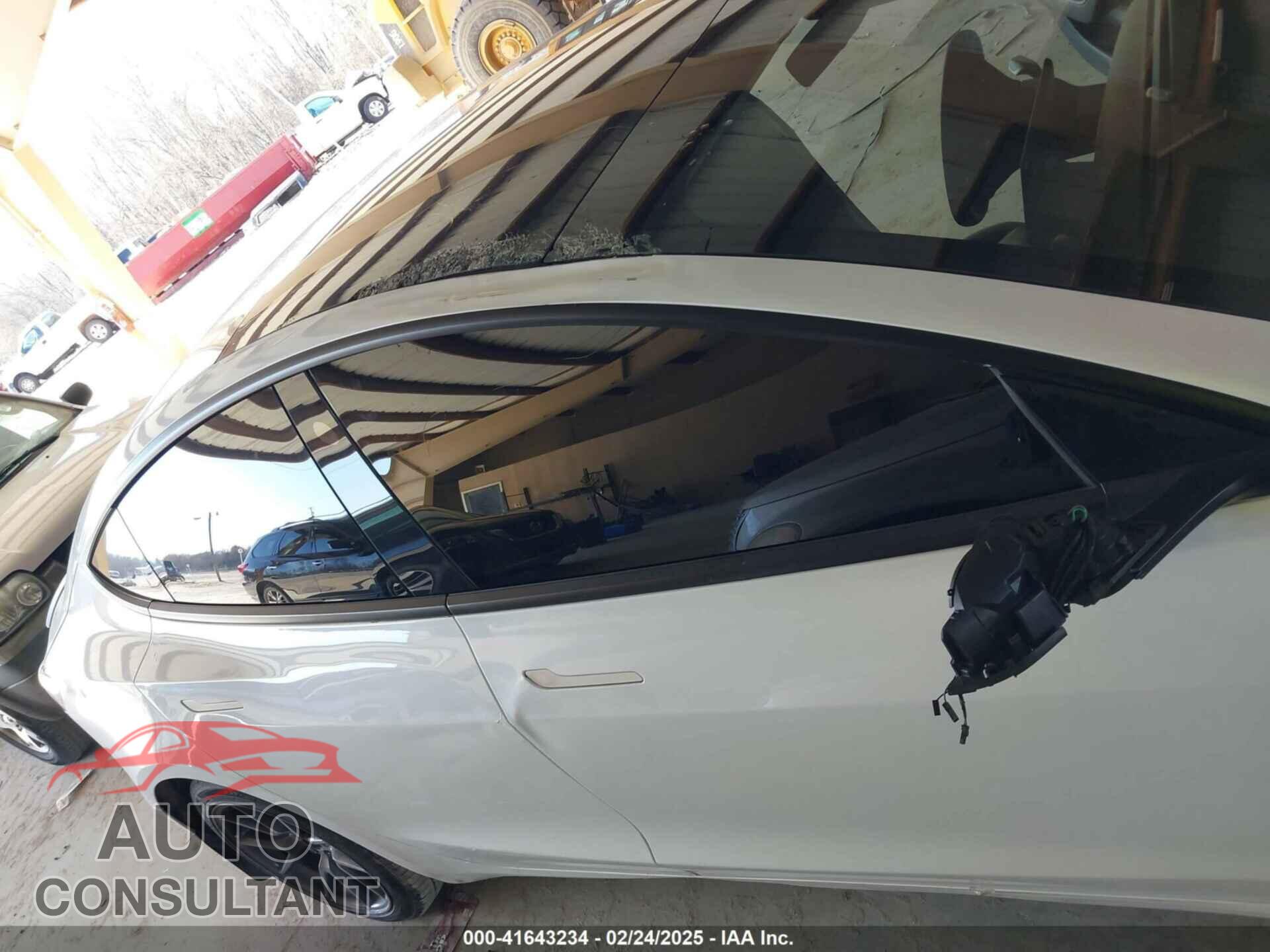 TESLA MODEL 3 2021 - 5YJ3E1EB1MF852881