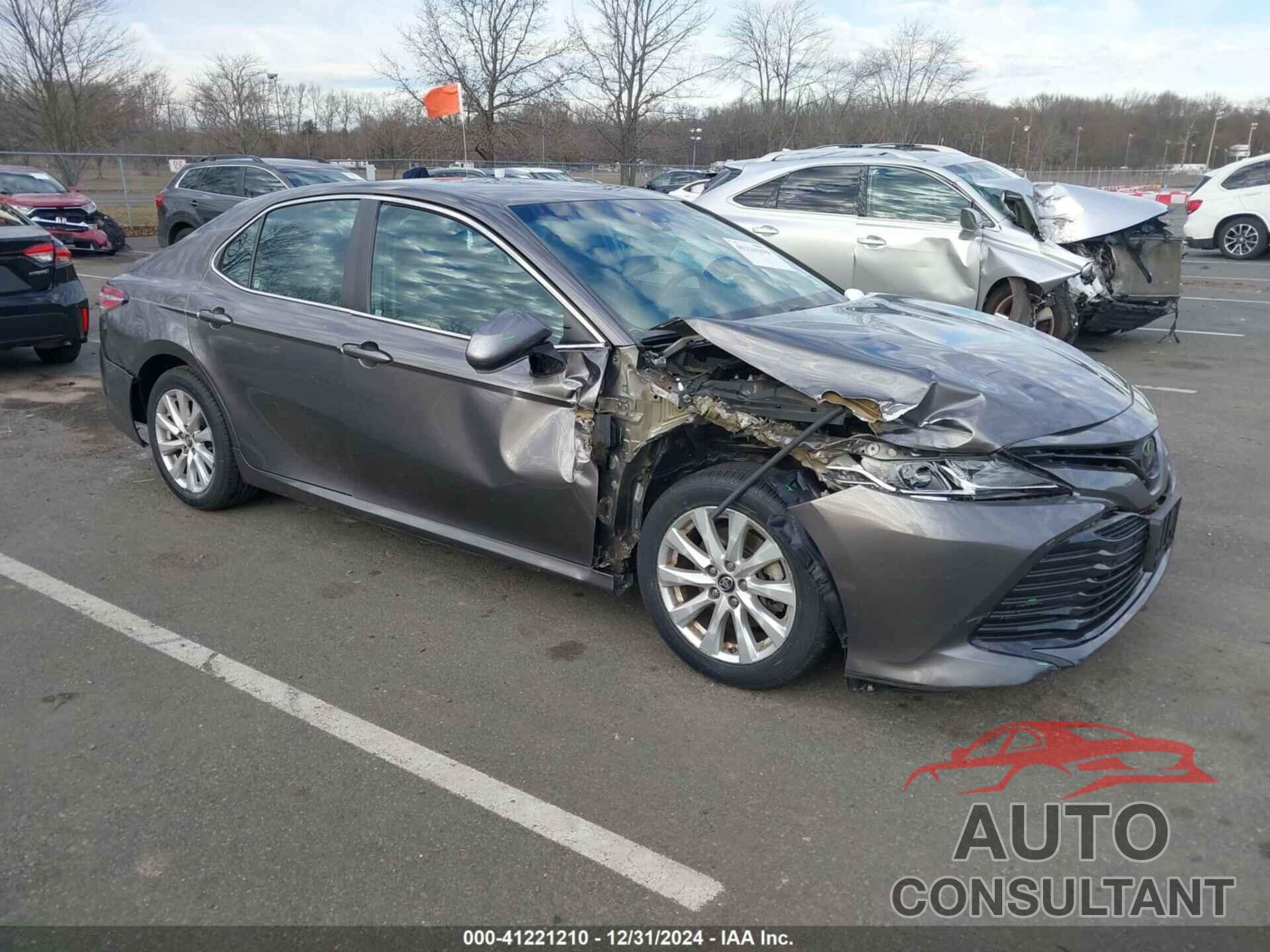 TOYOTA CAMRY 2018 - 4T1B11HK8JU046828