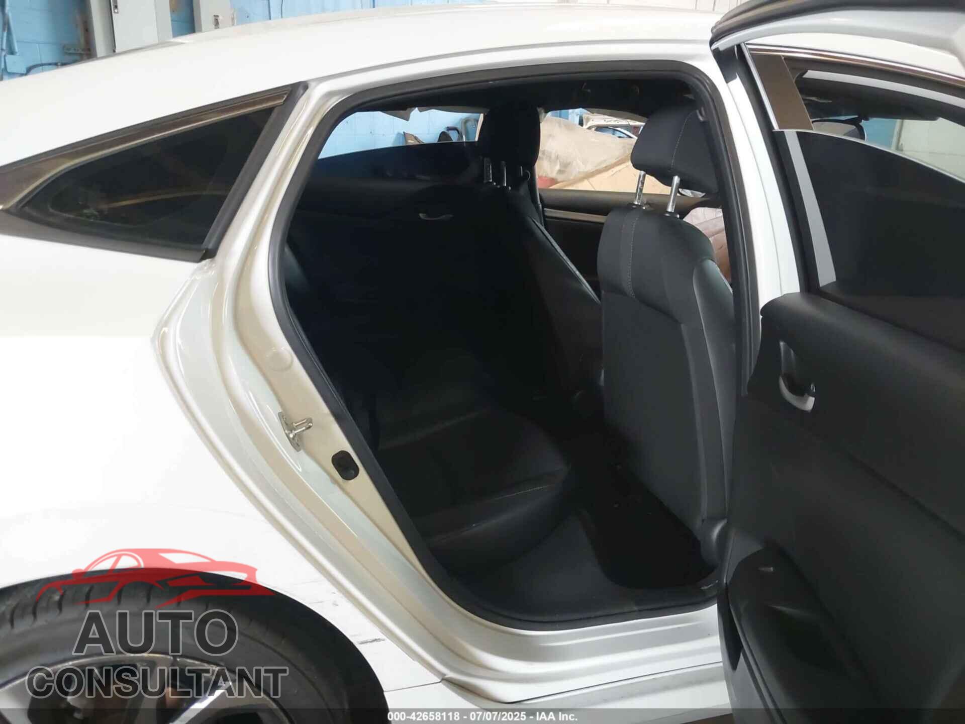 HONDA CIVIC 2019 - 2HGFC2F88KH574209