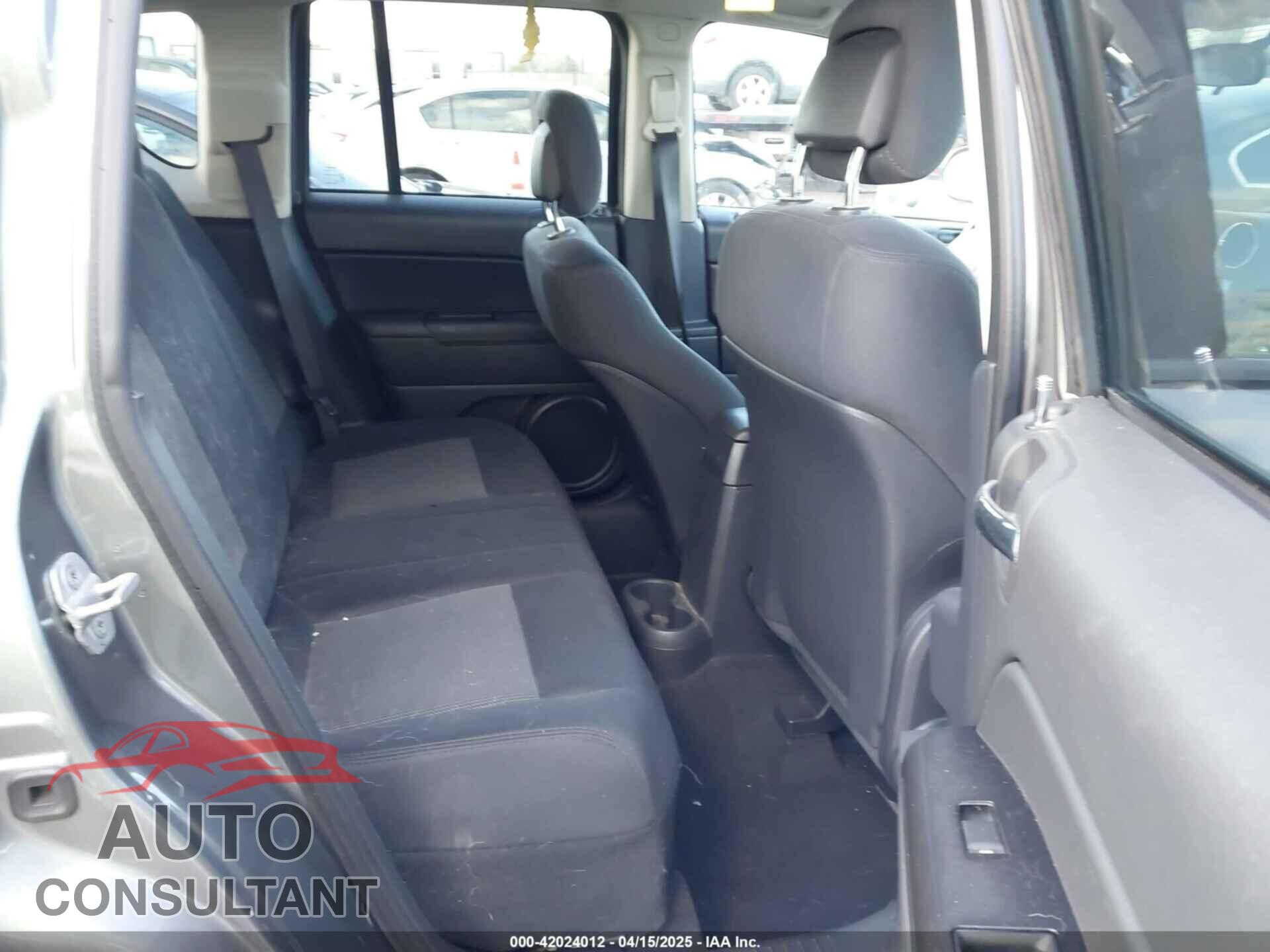JEEP COMPASS 2011 - 1J4NF1FB6BD280595