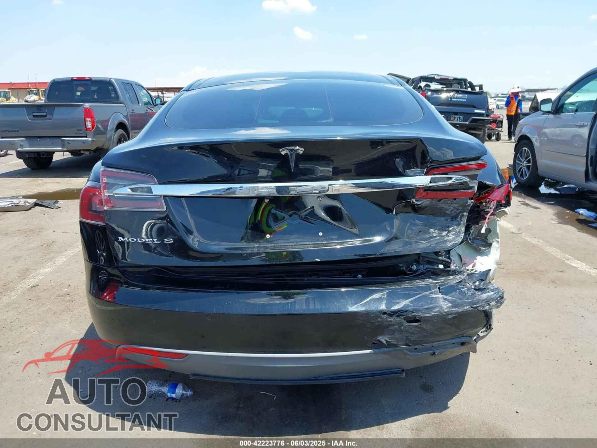 TESLA MODEL S 2015 - 5YJSA1H42FF091611