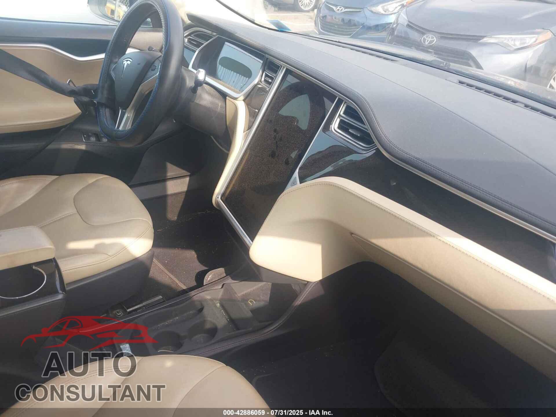 TESLA MODEL S 2013 - 5YJSA1CN1DFP20062