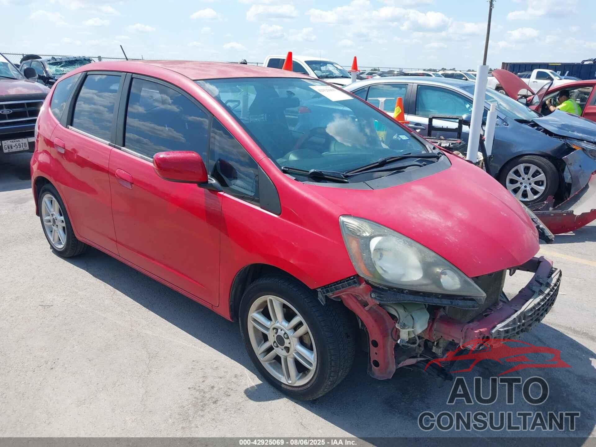 HONDA FIT 2013 - JHMGE8H31DC071644