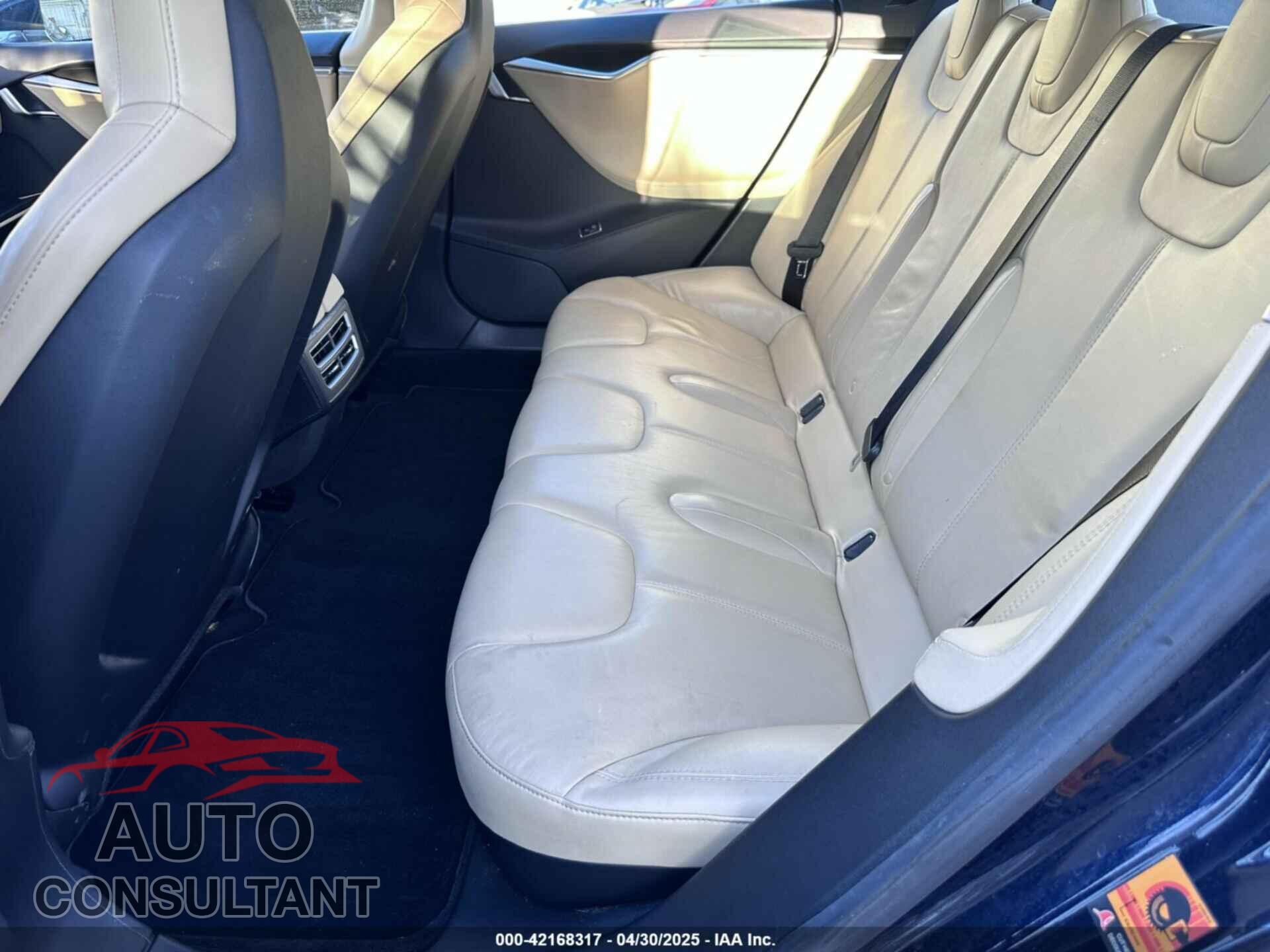 TESLA MODEL S 2013 - 5YJSA1DN8DFP17027
