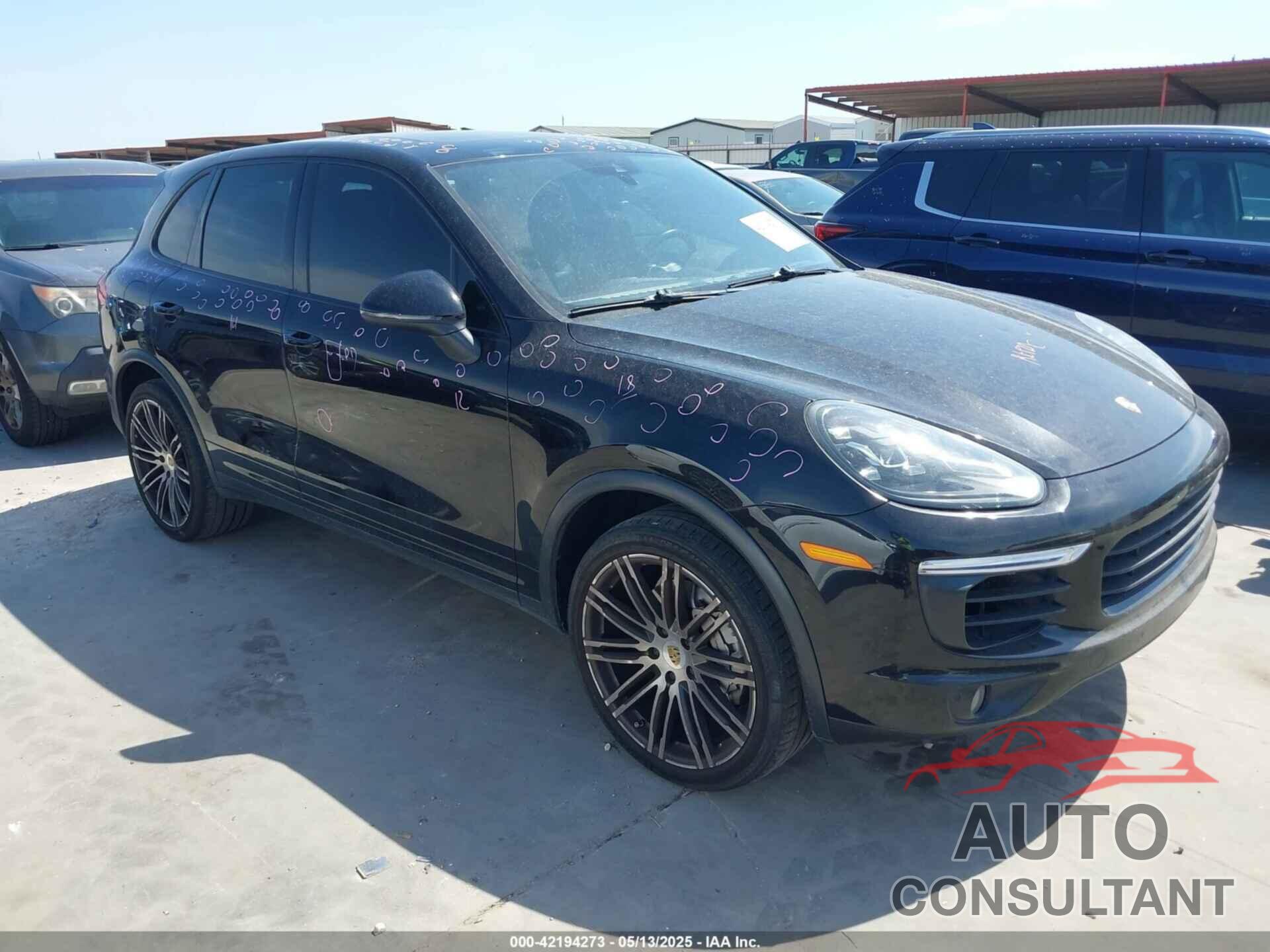 PORSCHE CAYENNE 2017 - WP1AB2A24HLA52279
