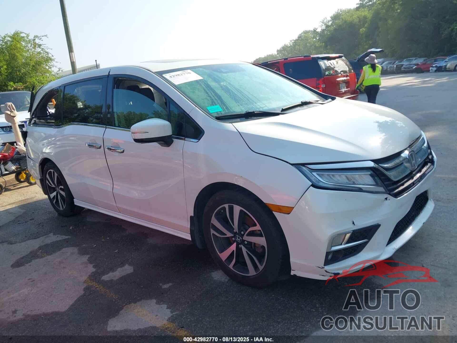 HONDA ODYSSEY 2018 - 5FNRL6H99JB053576