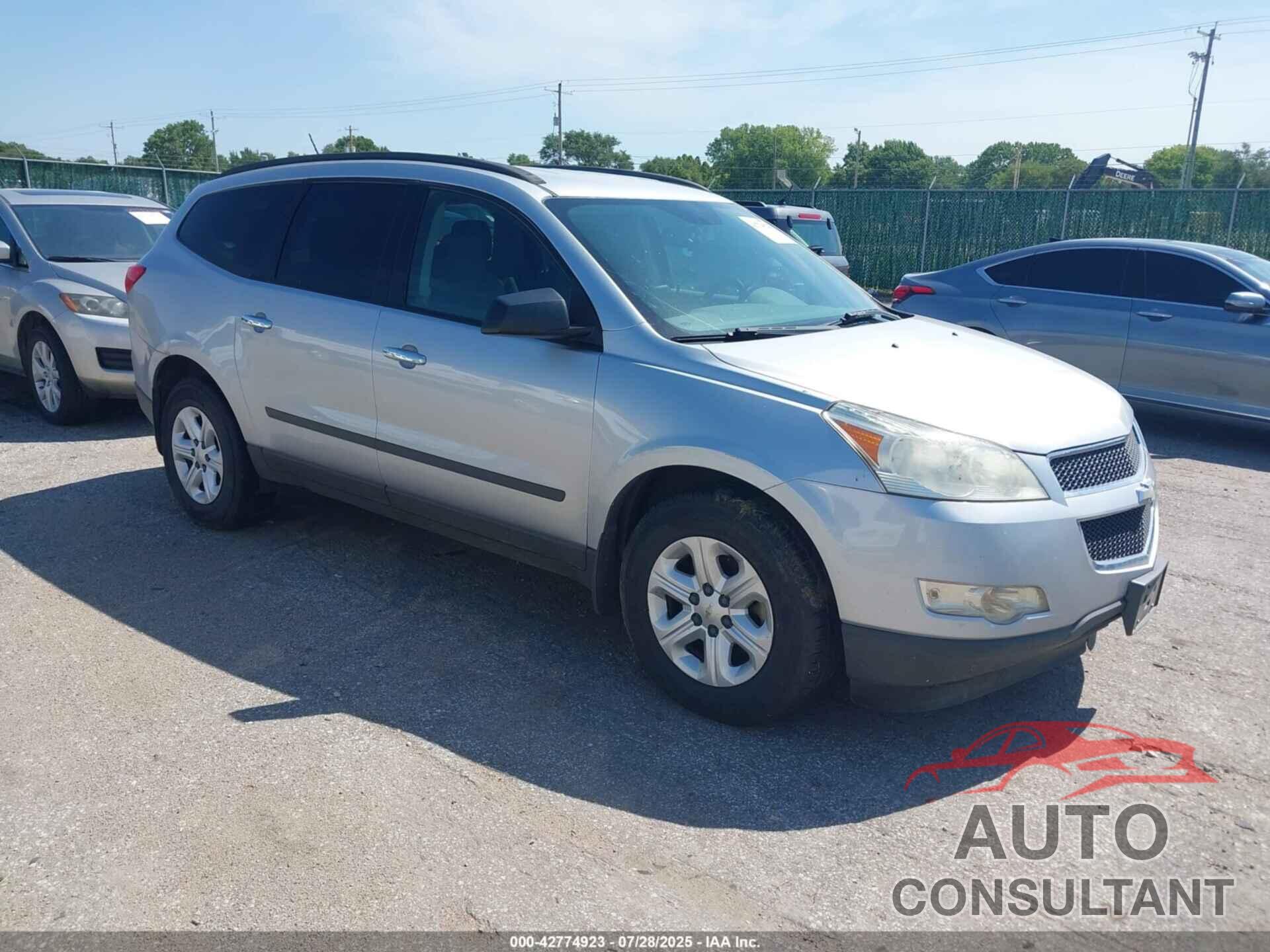 CHEVROLET TRAVERSE 2011 - 1GNKVFED2BJ303598