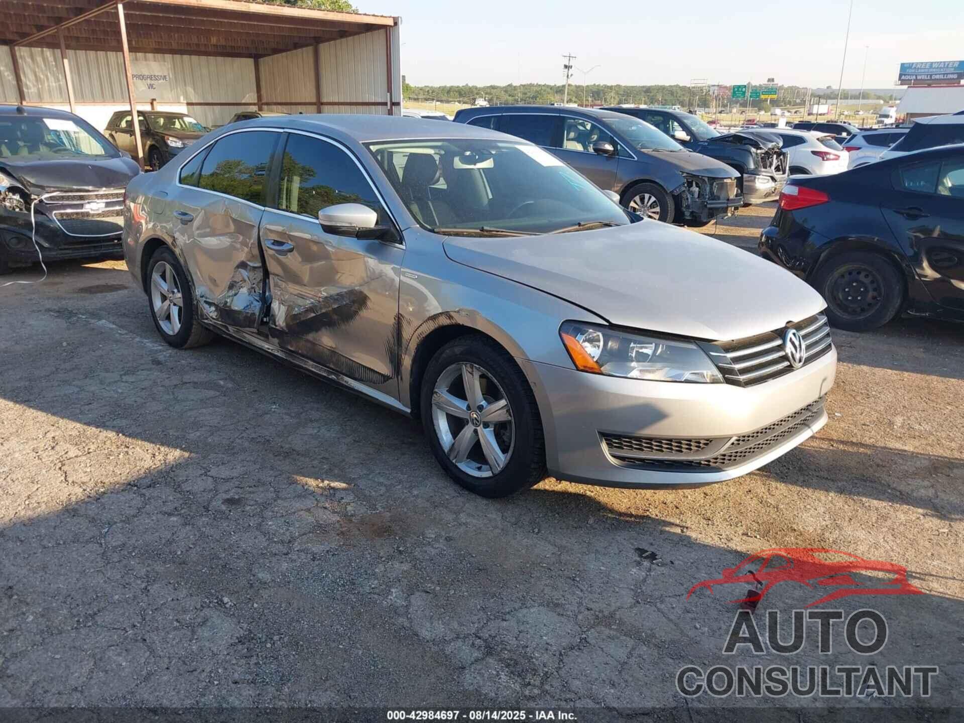 VOLKSWAGEN PASSAT 2014 - 1VWAT7A30EC029322
