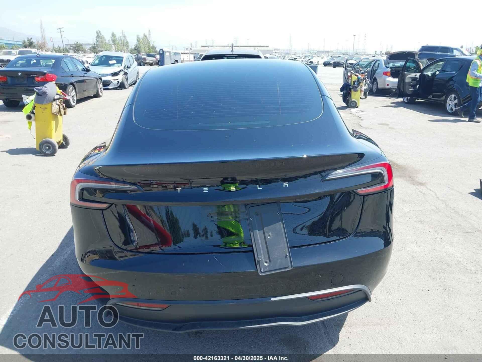 TESLA MODEL 3 2024 - 5YJ3E1EA7RF868520