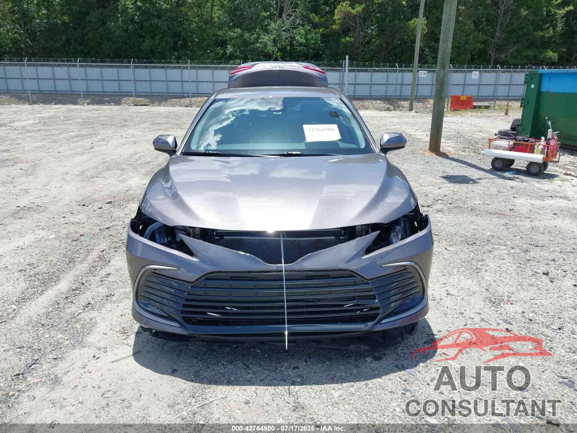 TOYOTA CAMRY 2022 - 4T1C11AK5NU644119