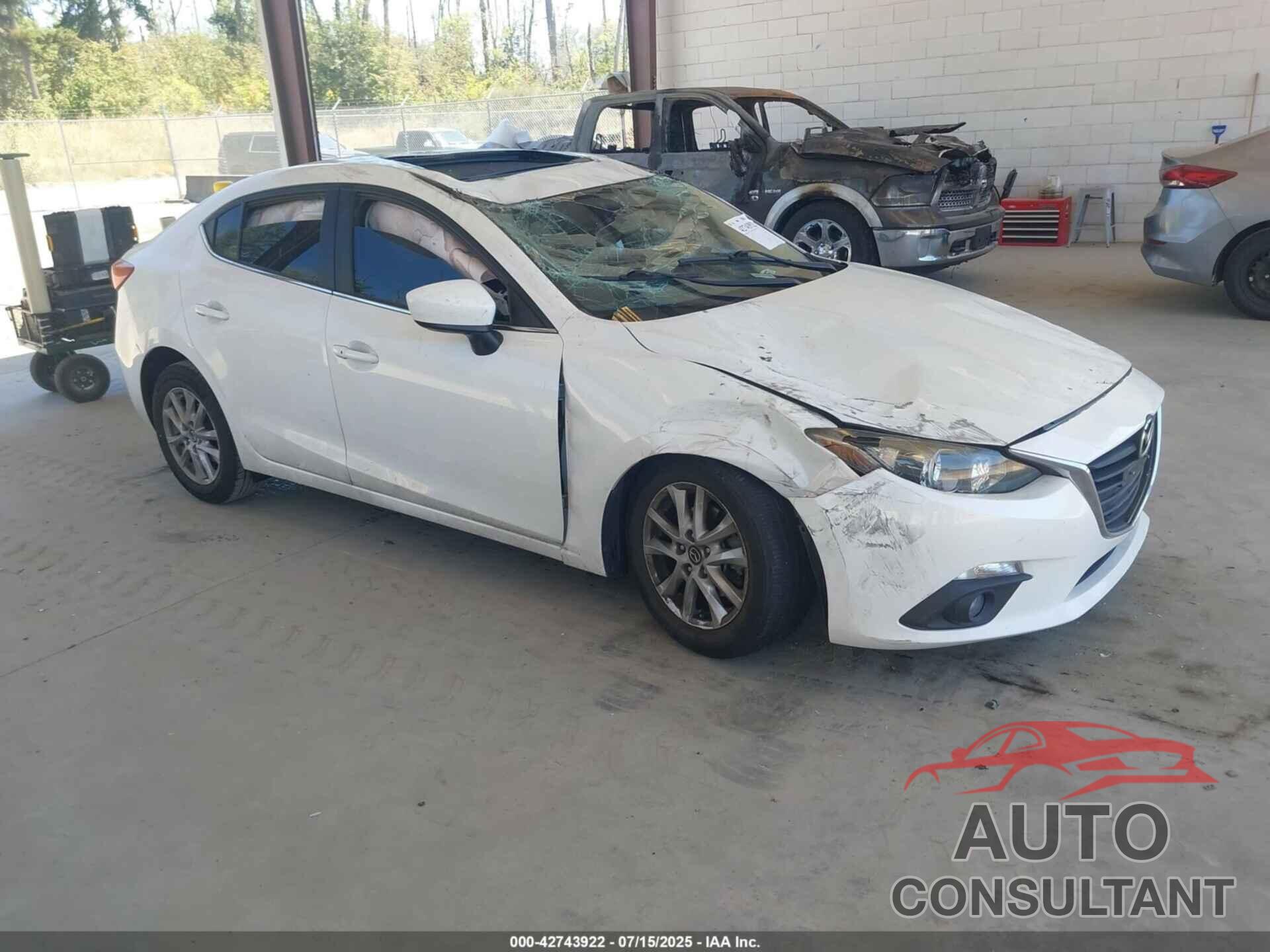 MAZDA MAZDA3 2016 - JM1BM1W7XG1352868