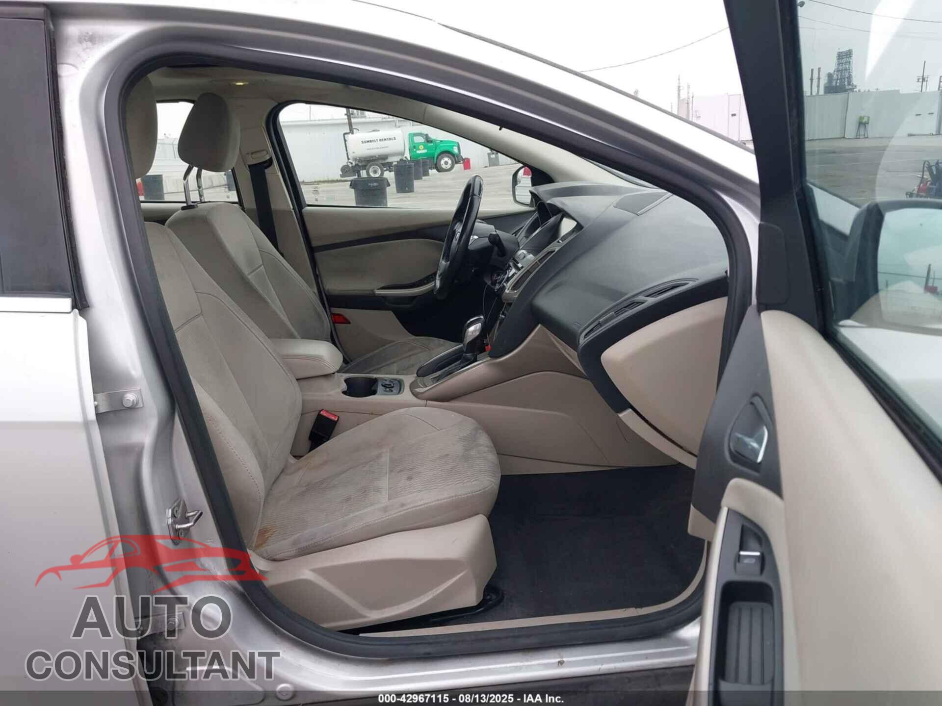 FORD FOCUS 2012 - 1FAHP3H23CL282939