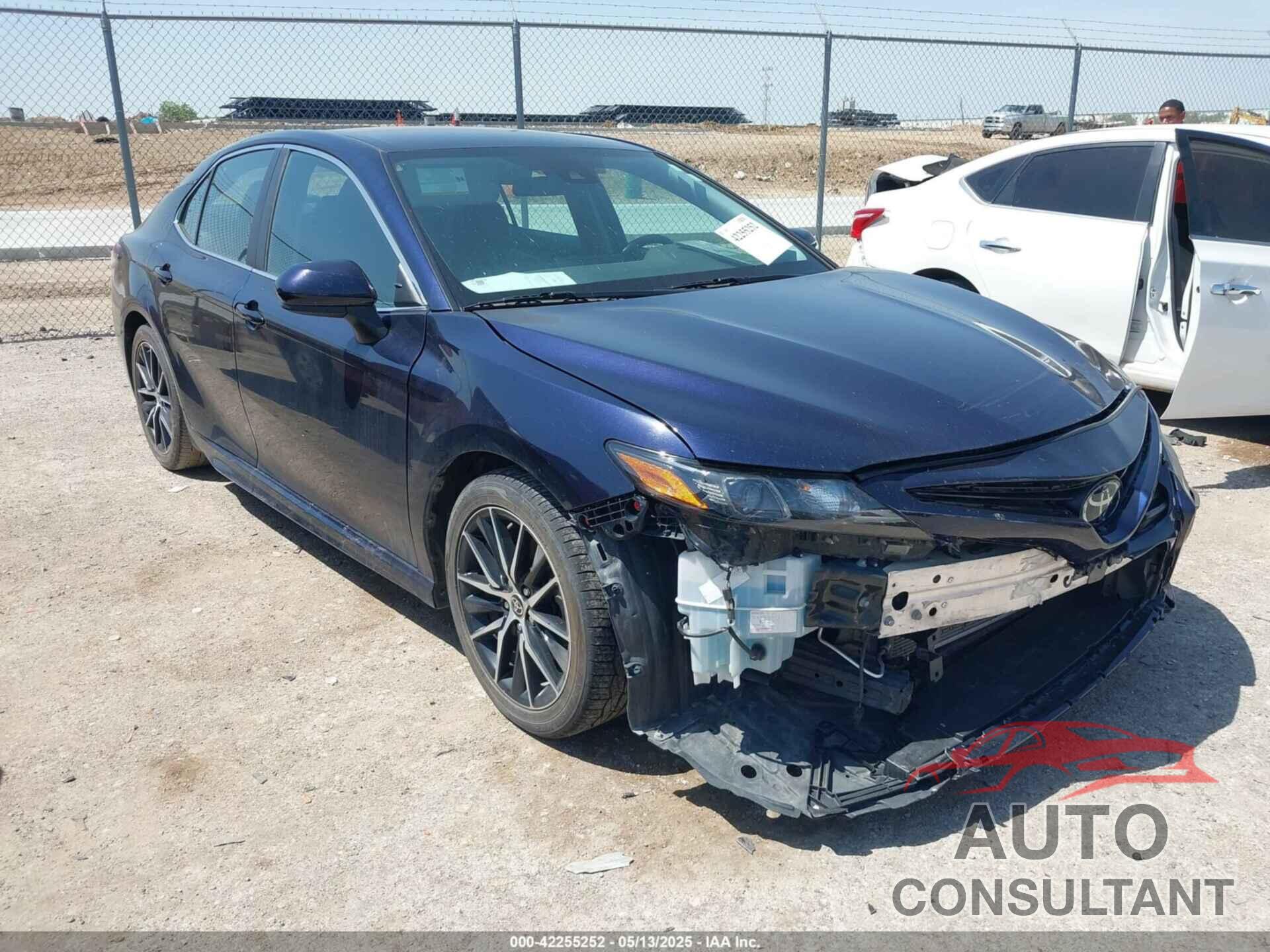 TOYOTA CAMRY 2021 - 4T1G11AK3MU552152