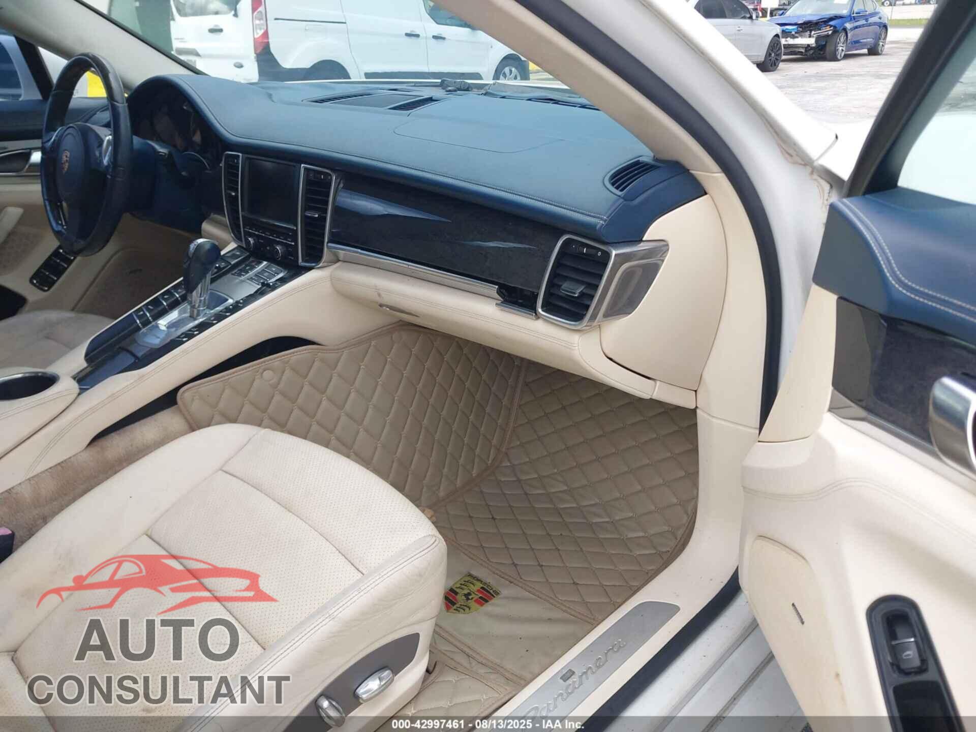 PORSCHE PANAMERA 2011 - WP0AA2A72BL012256