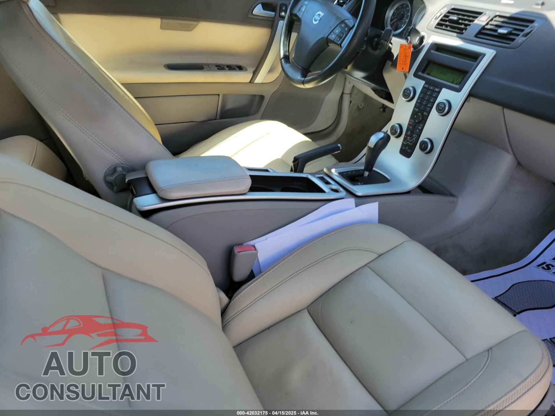 VOLVO C70 2013 - YV1672MCODJ138119
