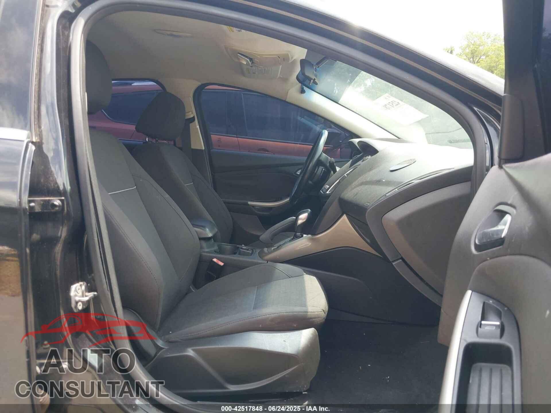 FORD FOCUS 2012 - 1FAHP3H22CL411236