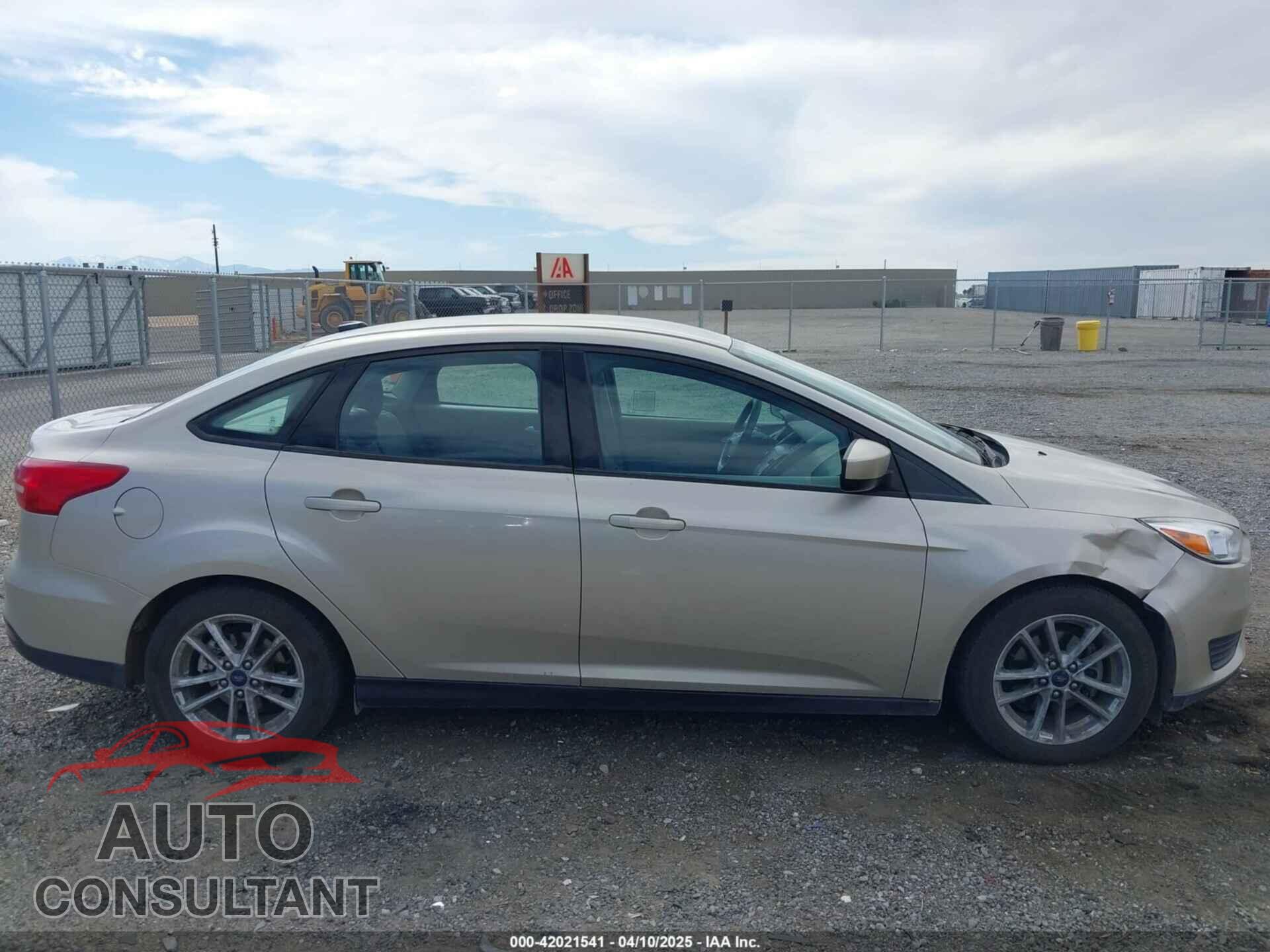 FORD FOCUS 2018 - 1FADP3FE7JL230870