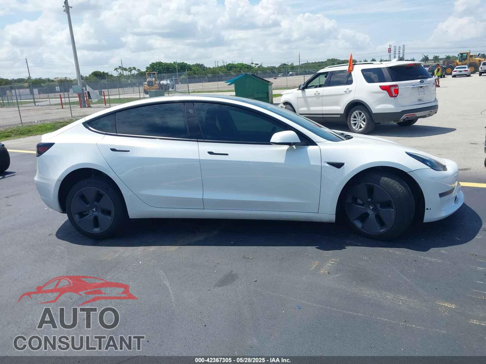 TESLA MODEL 3 2023 - 5YJ3E1EA3PF489477