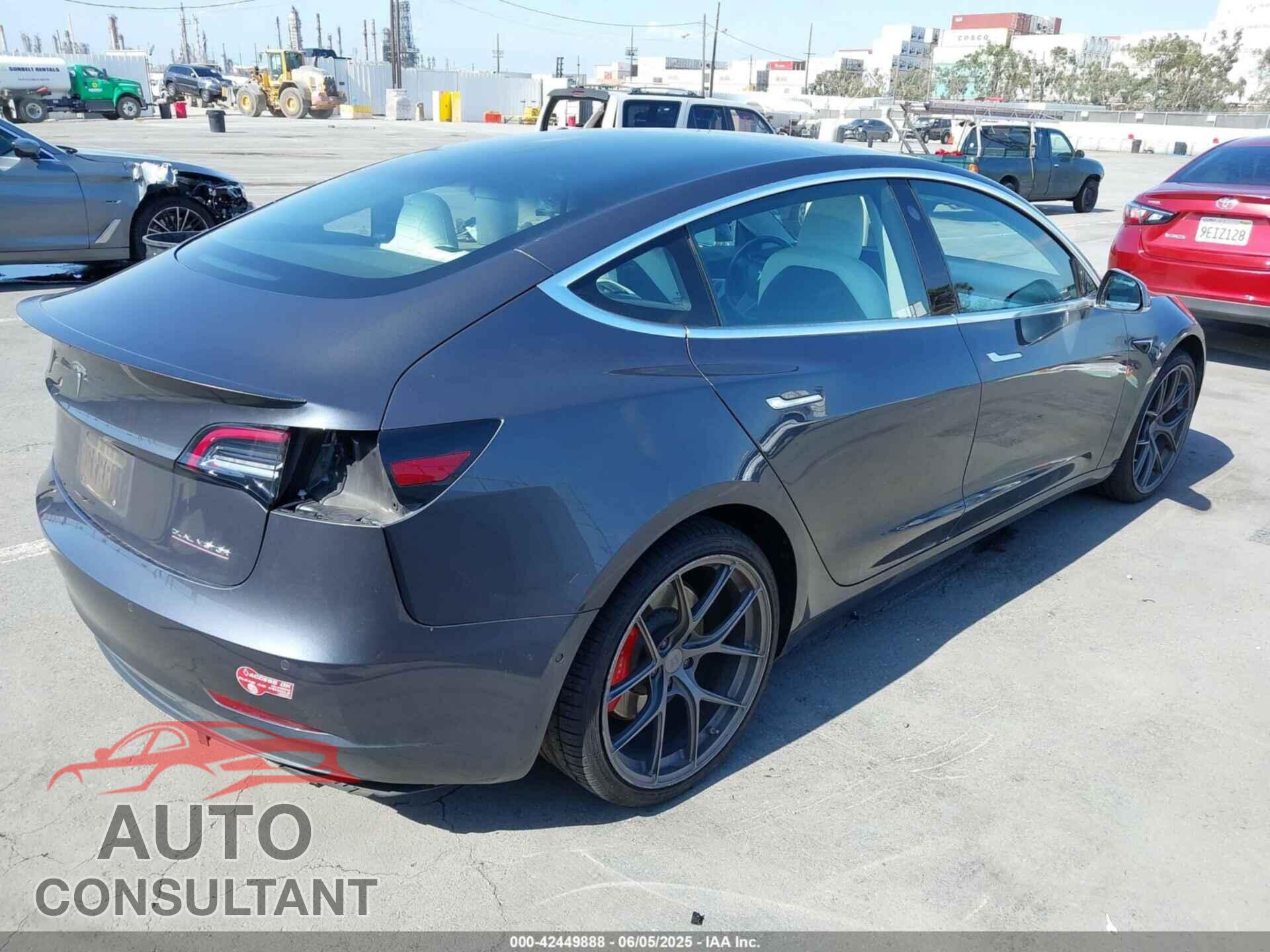 TESLA MODEL 3 2018 - 5YJ3E1EB9JF075300
