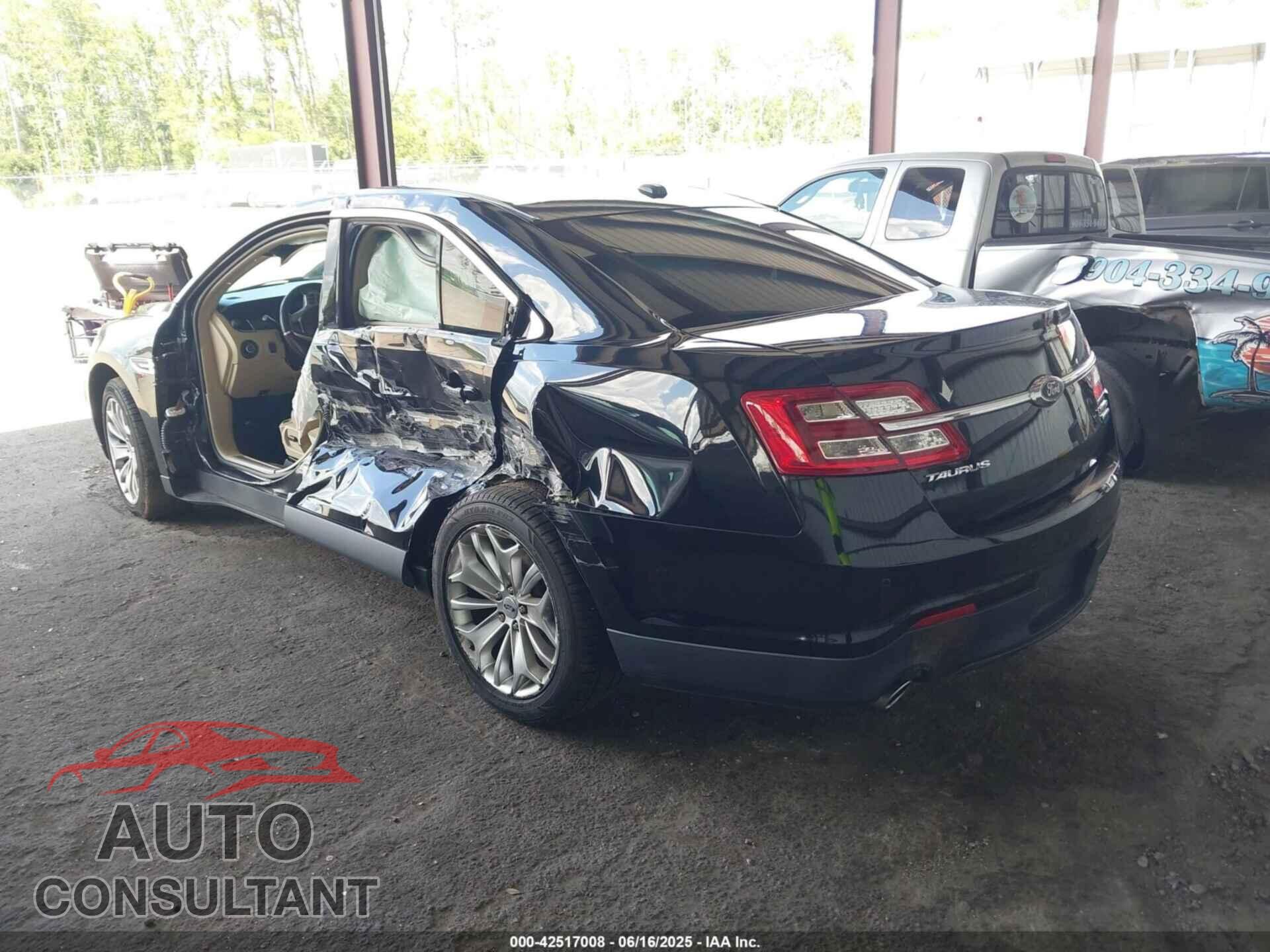 FORD TAURUS 2017 - 1FAHP2F82HG113044