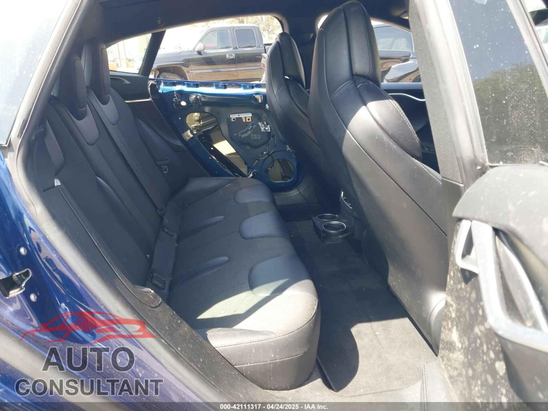TESLA MODEL S 2017 - 5YJSA1E20HF208771