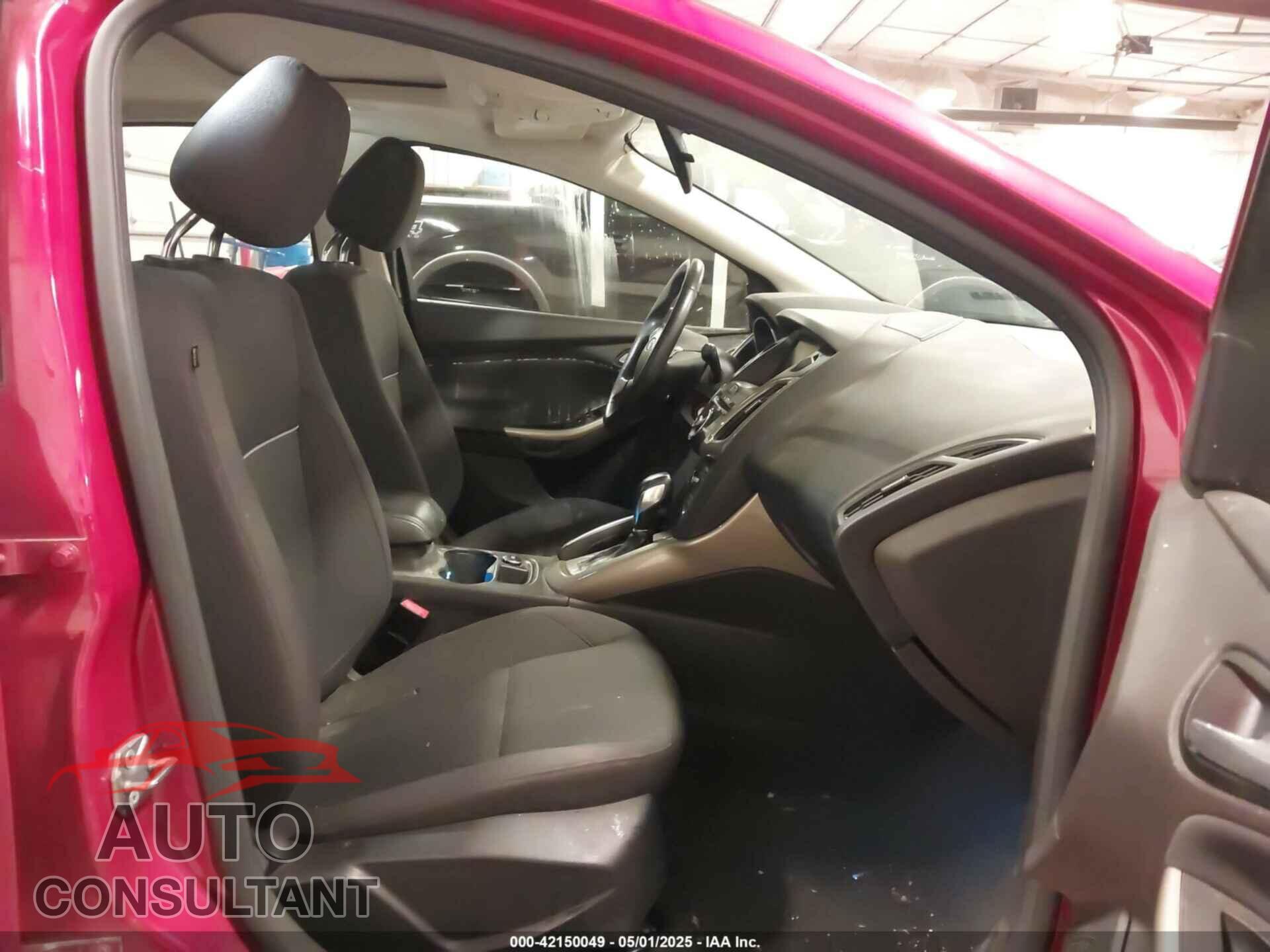 FORD FOCUS 2012 - 1FAHP3H22CL353547