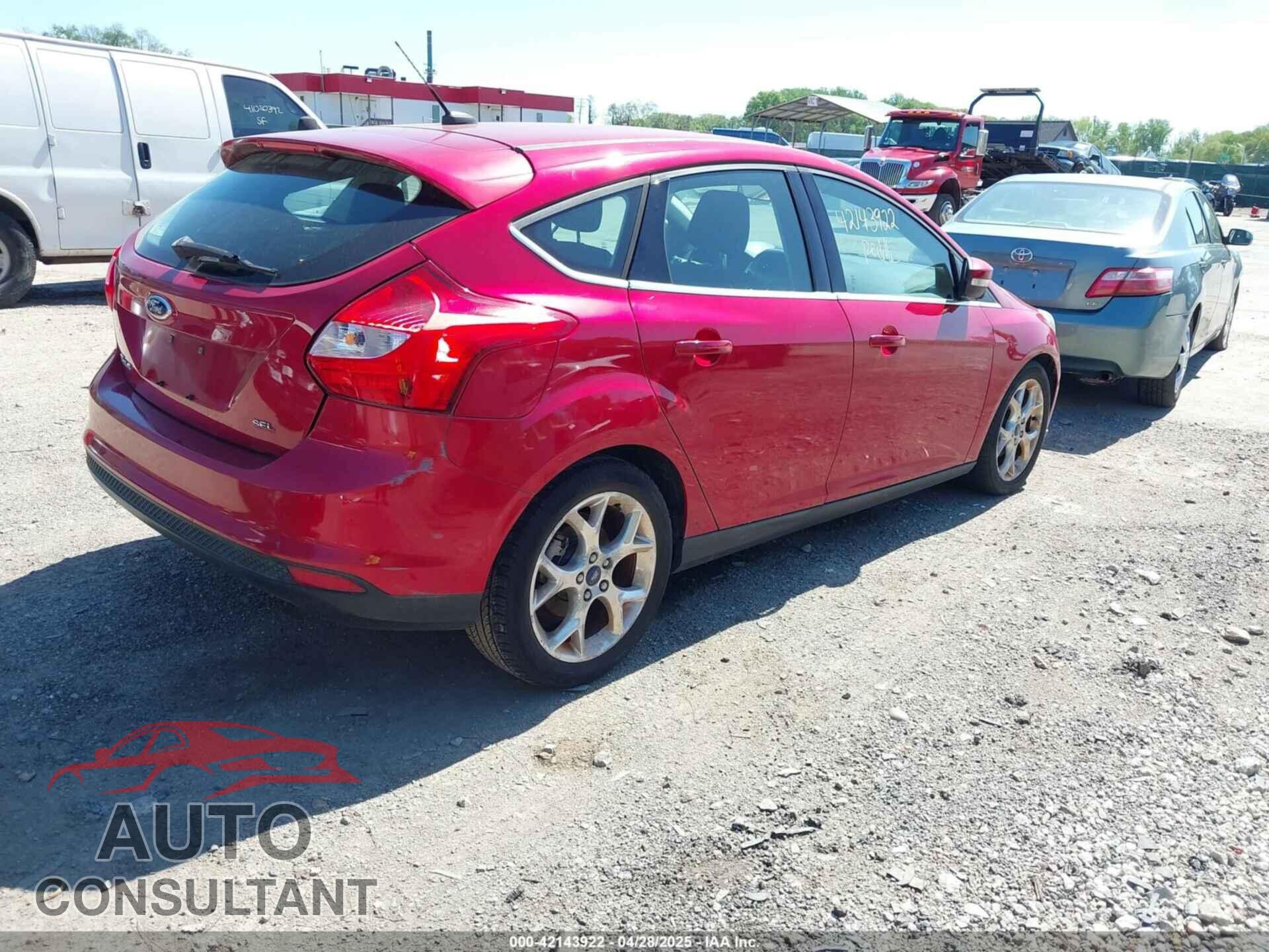 FORD FOCUS 2012 - 1FAHP3M22CL335913