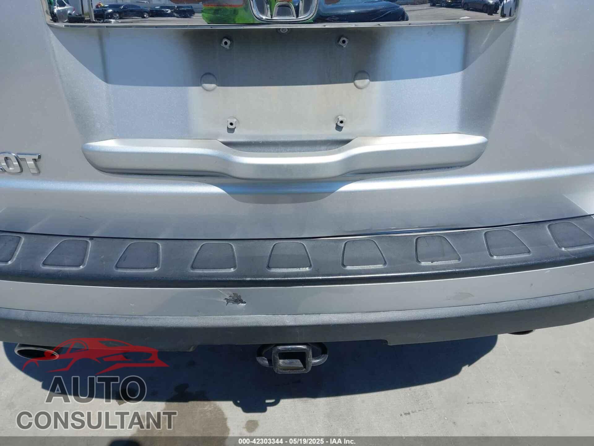 HONDA PILOT 2011 - 5FNYF3H64BB008795