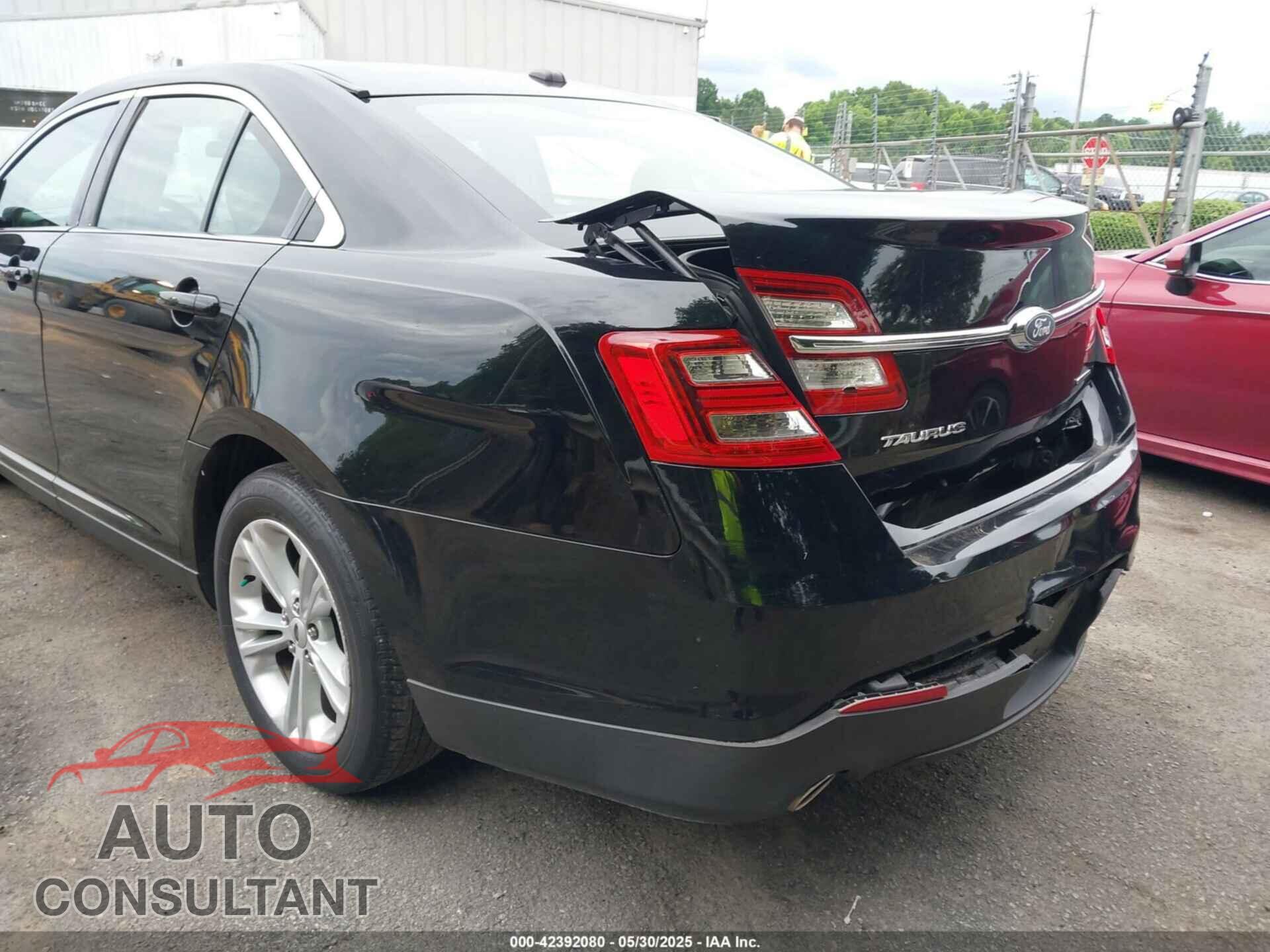 FORD TAURUS 2017 - 1FAHP2D86HG123238